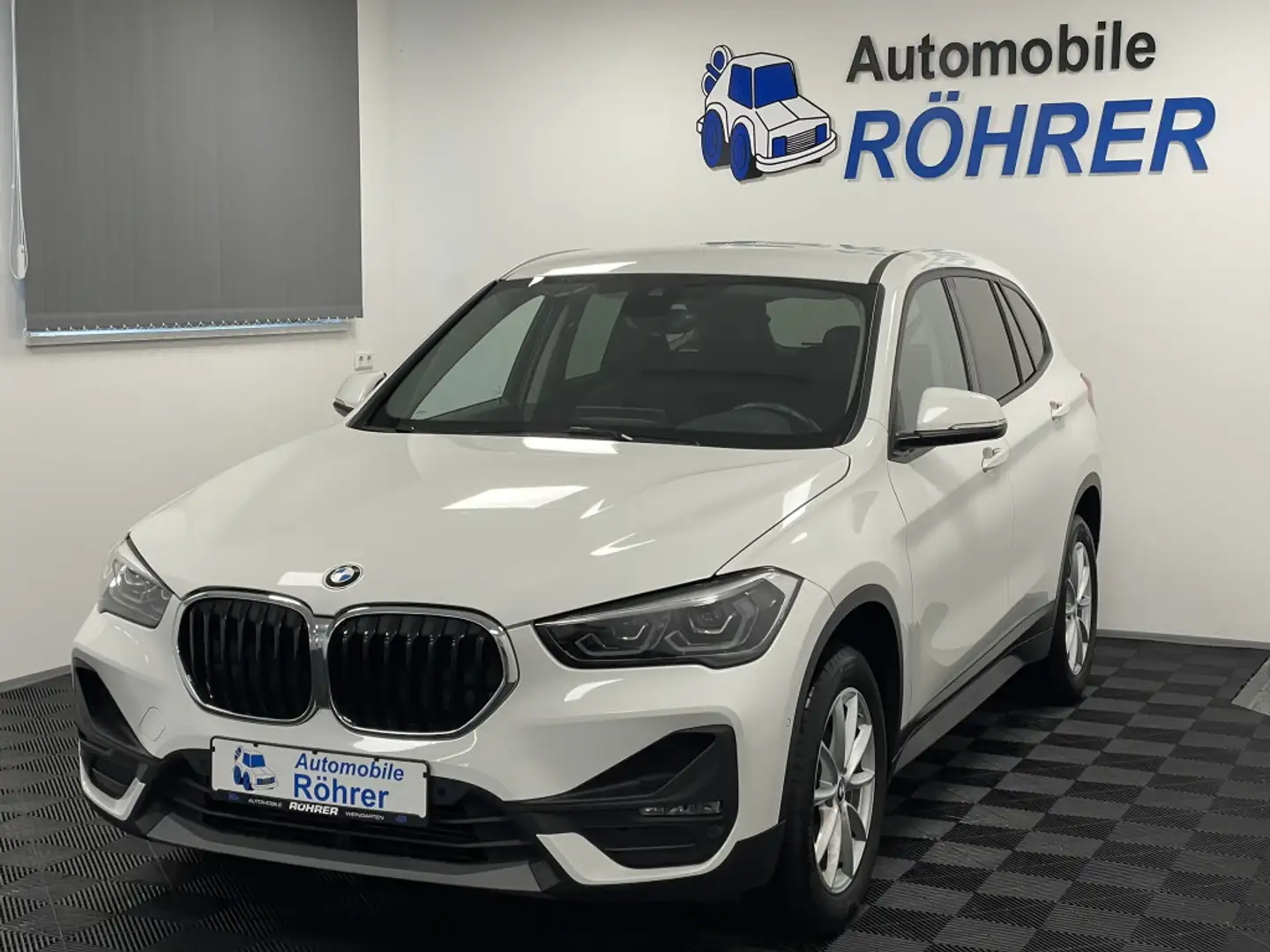 BMW X1 sDrive 18d Advantaged Business HUD LED AHK Biały - 1