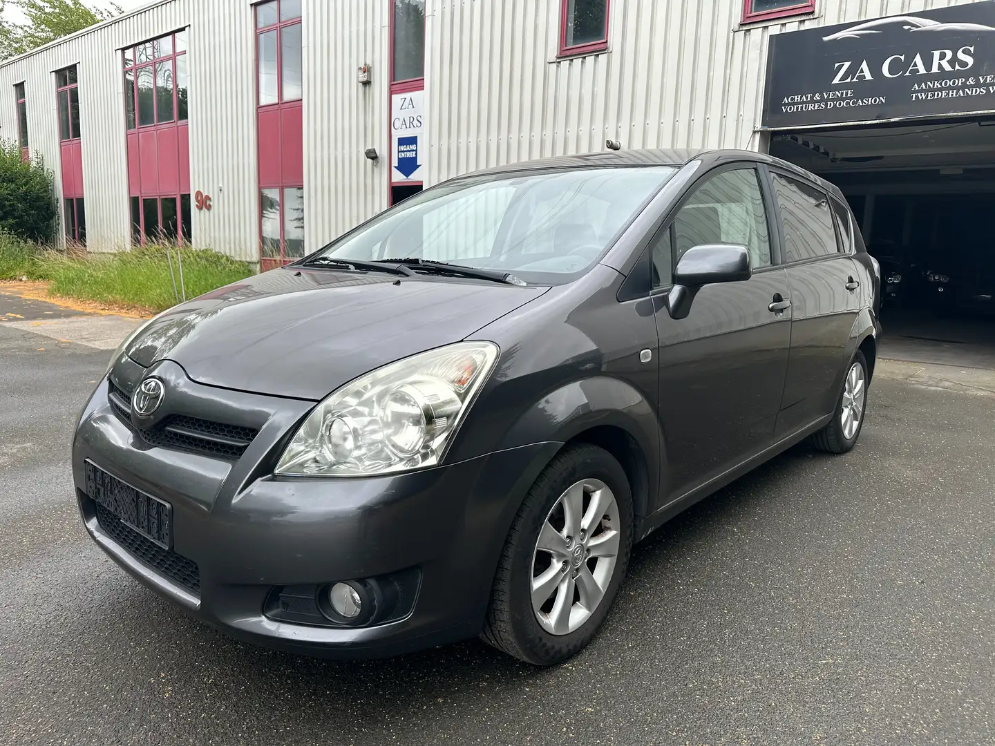Toyota Corolla Verso 1.8i VVT-i 16v Linea Tribe 7pl./UNIQUEMENT EXPORT Grijs - 1