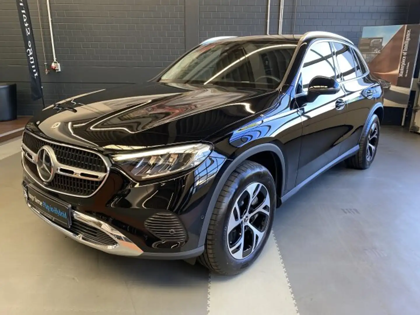 Mercedes-Benz GLC 300 GLC 300 e 4M Adv. Distr. Panora. 360° Memory AHK Schwarz - 2