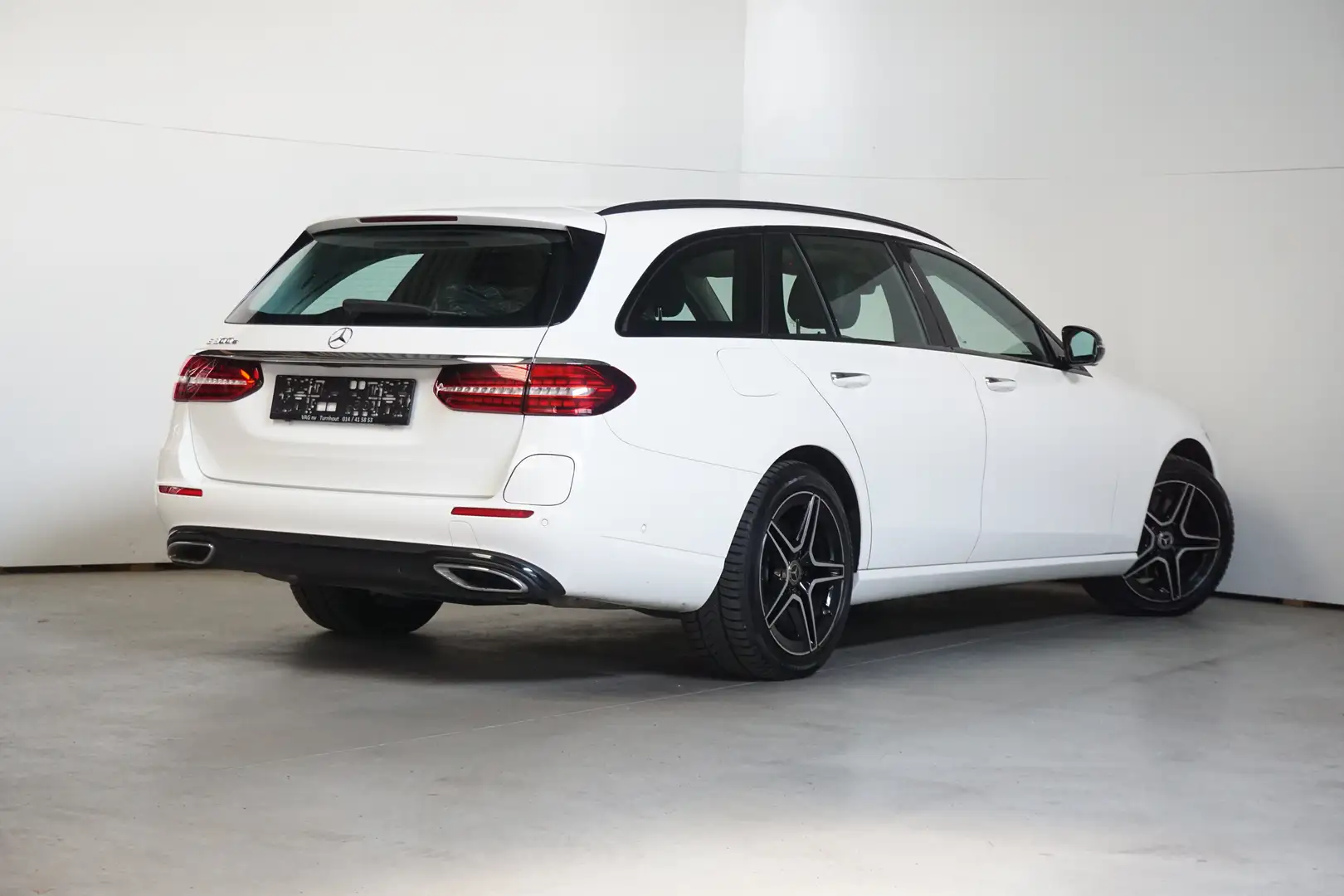 Mercedes-Benz E 300 AVANTGARDE - MULTI BEAM - MEMORY - KEYLESS Wit - 2