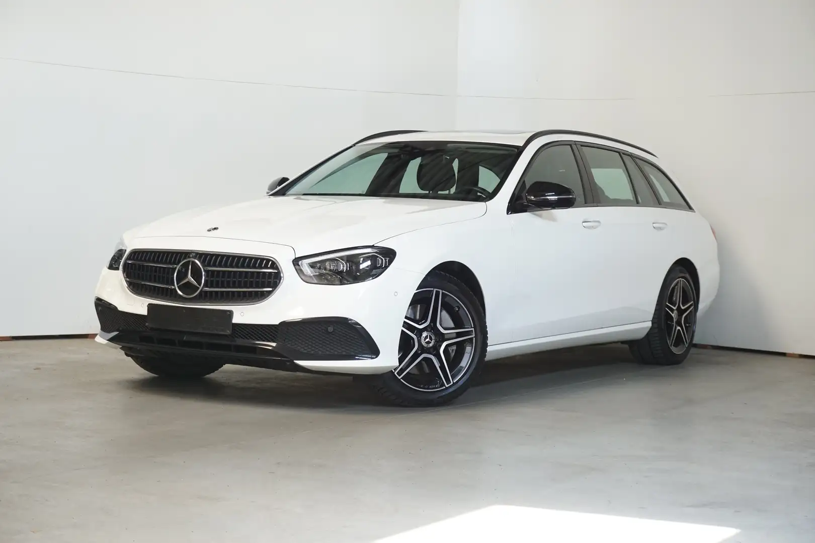 Mercedes-Benz E 300 AVANTGARDE - MULTI BEAM - MEMORY - KEYLESS Wit - 1