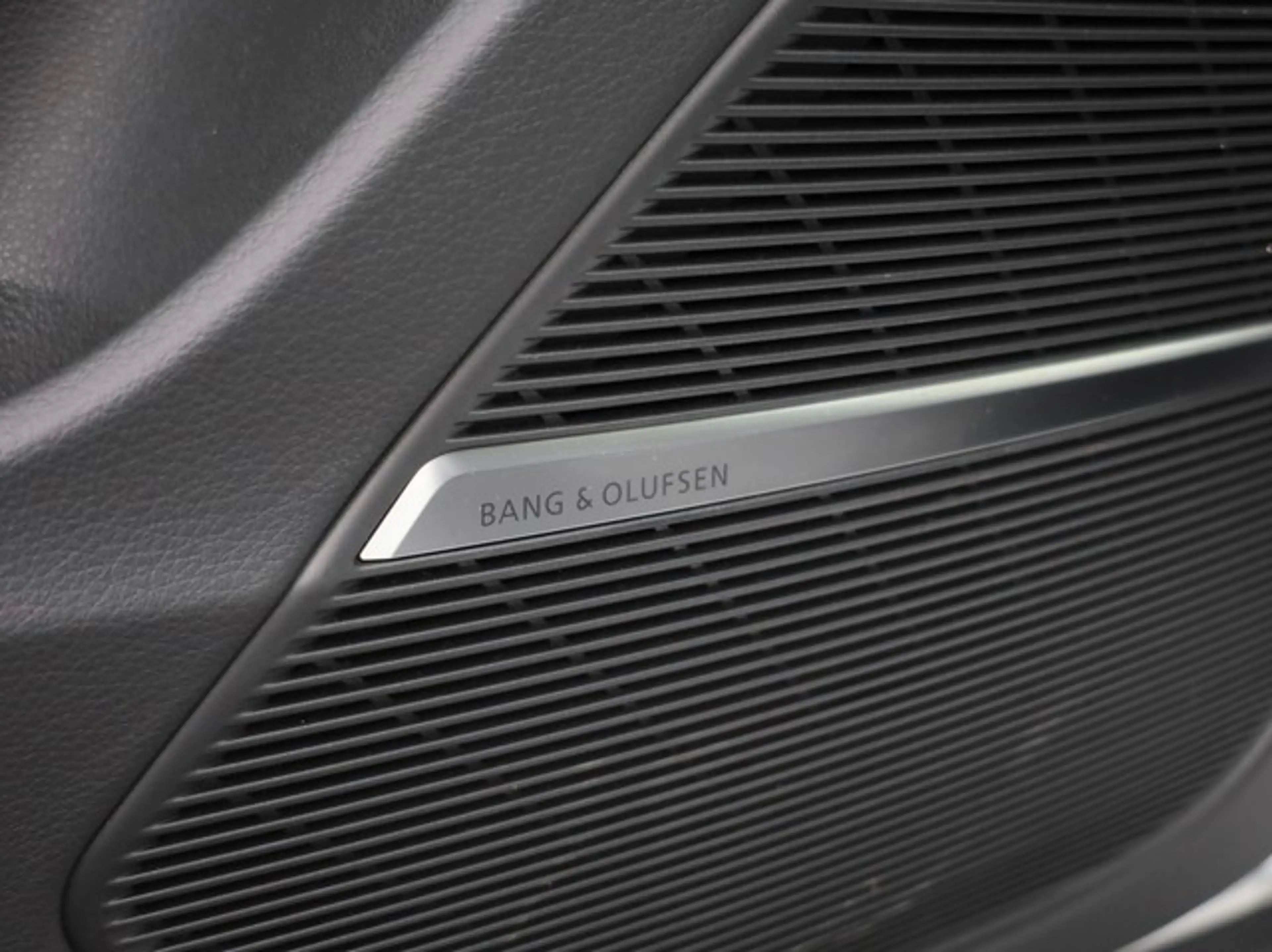 Audi SQ8 TFSI LM23 AHK ACC HD Matrix LED B&O Luft. Ambie... — photo 14