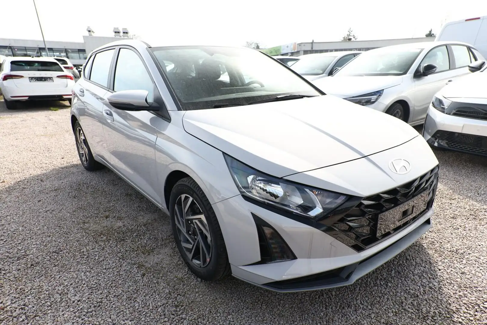 Hyundai i20 Select Navi DigCo 16Z CarPlay Kam PDC Temp 66 k... Grau - 2