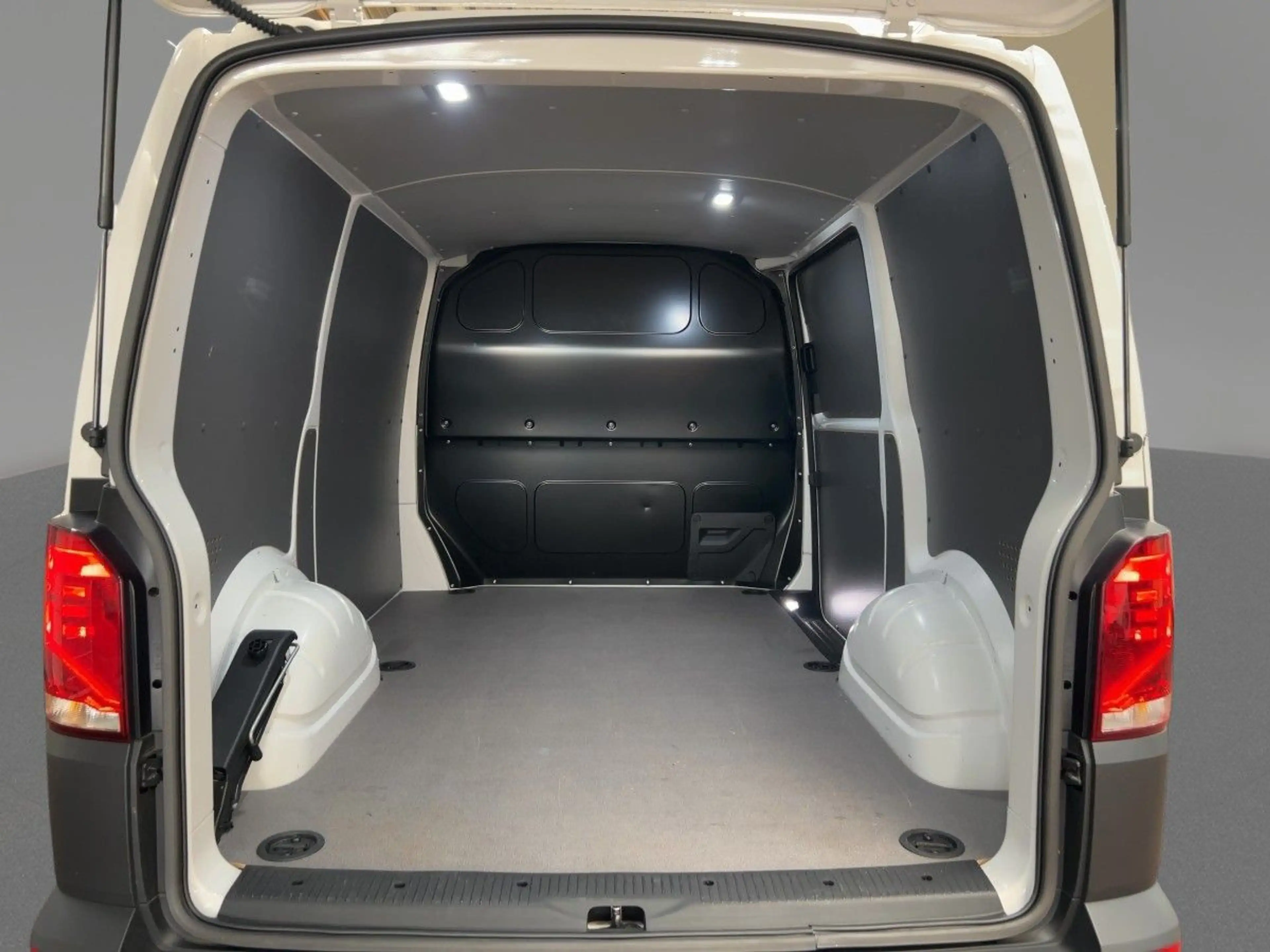 Volkswagen T6.1 Transporter T6.1 Kasten KR 2.0 TDI DSG AHK PDC KLIMA — photo 5
