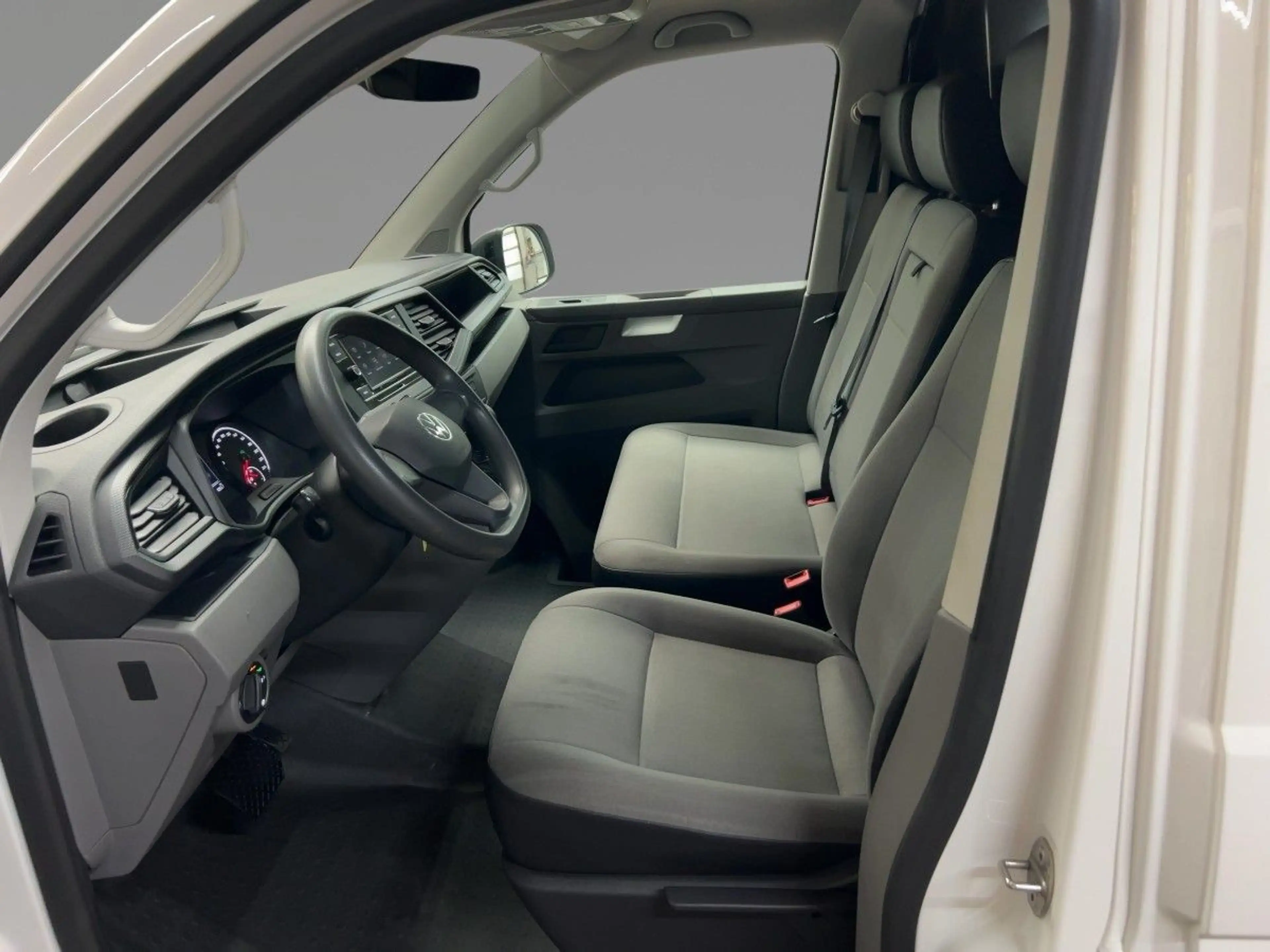 Volkswagen T6.1 Transporter T6.1 Kasten KR 2.0 TDI DSG AHK PDC KLIMA — photo 6