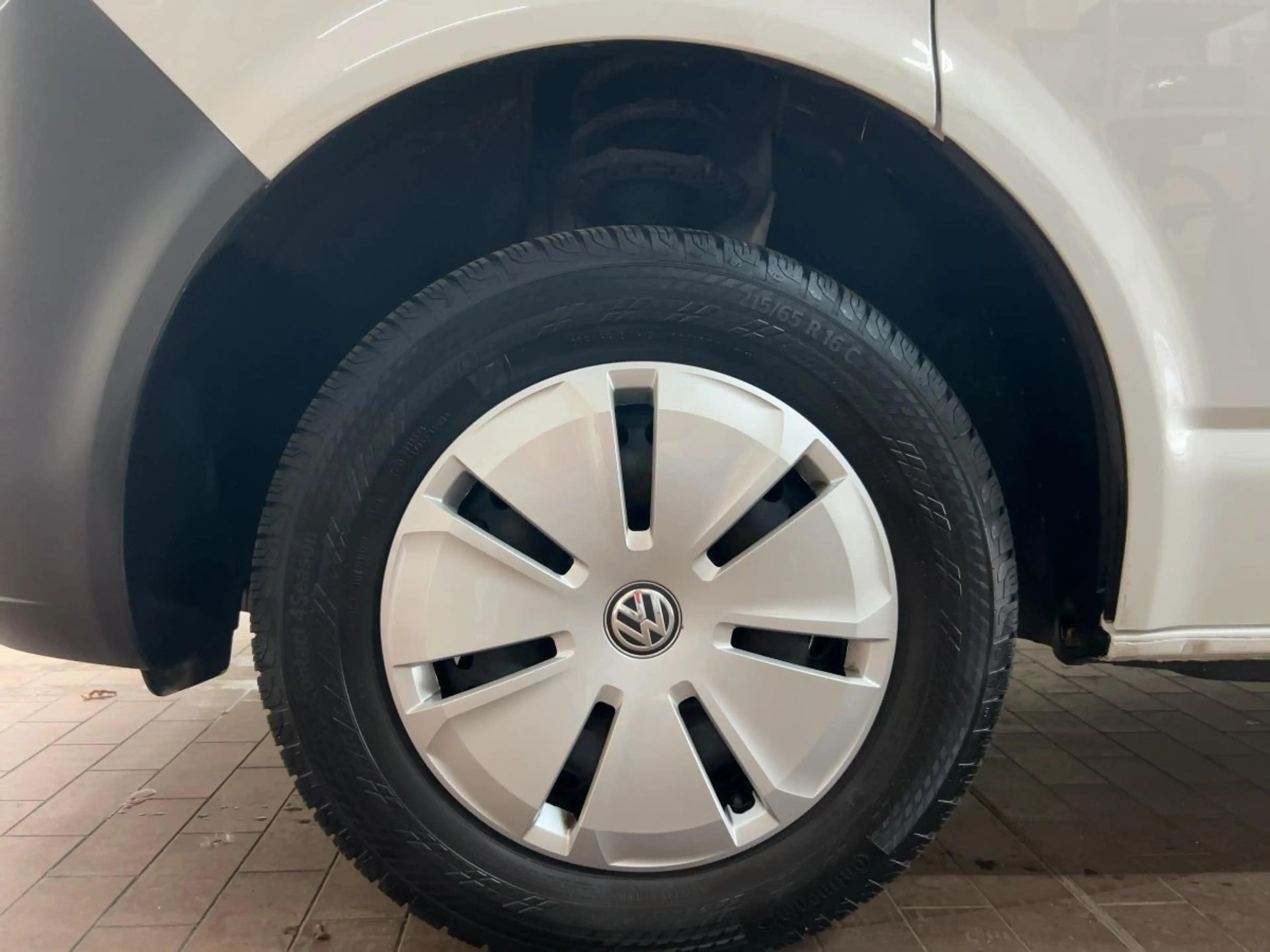 Volkswagen T6.1 Transporter T6.1 Kasten KR 2.0 TDI DSG AHK PDC KLIMA — photo 11