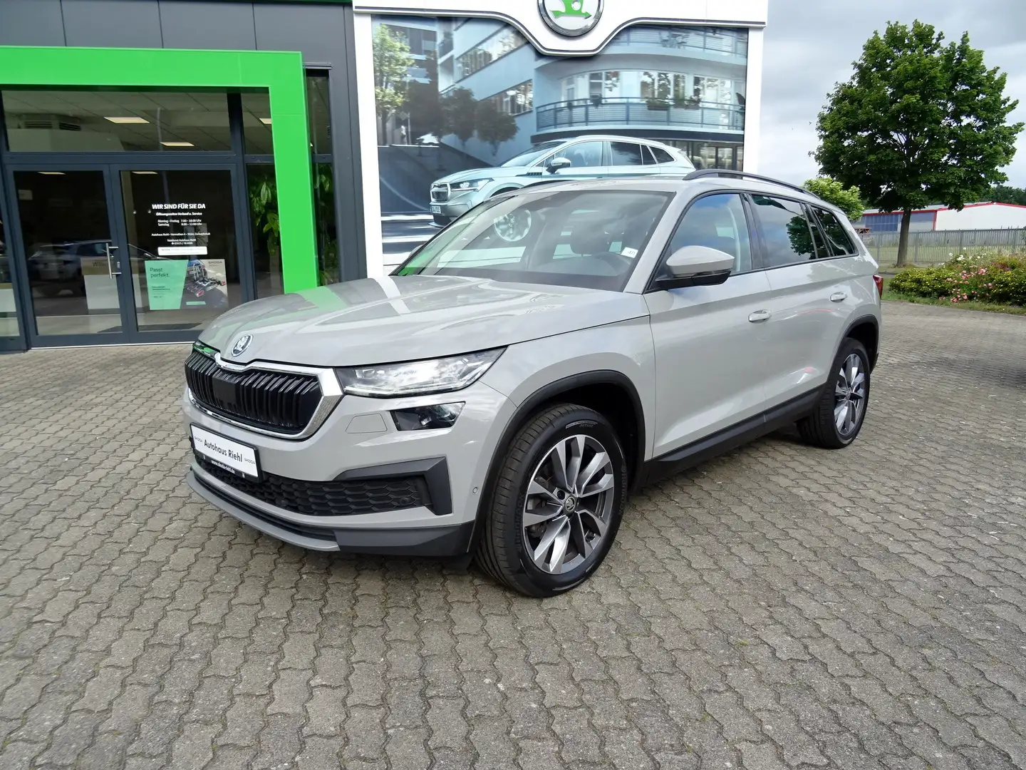 Skoda Kodiaq Tour*Matrix-LED*PDCkamera*AHZ*elek.Heckklappe* Grau - 2