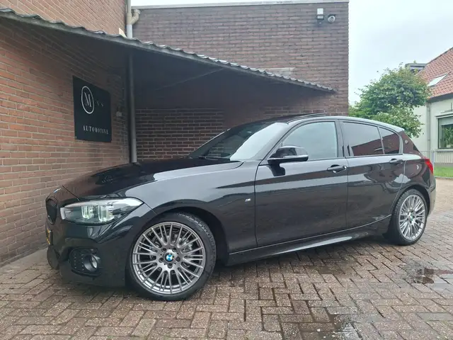 BMW 118 118i M Sport Shadow Line Panoramadak / Apple Carpl
