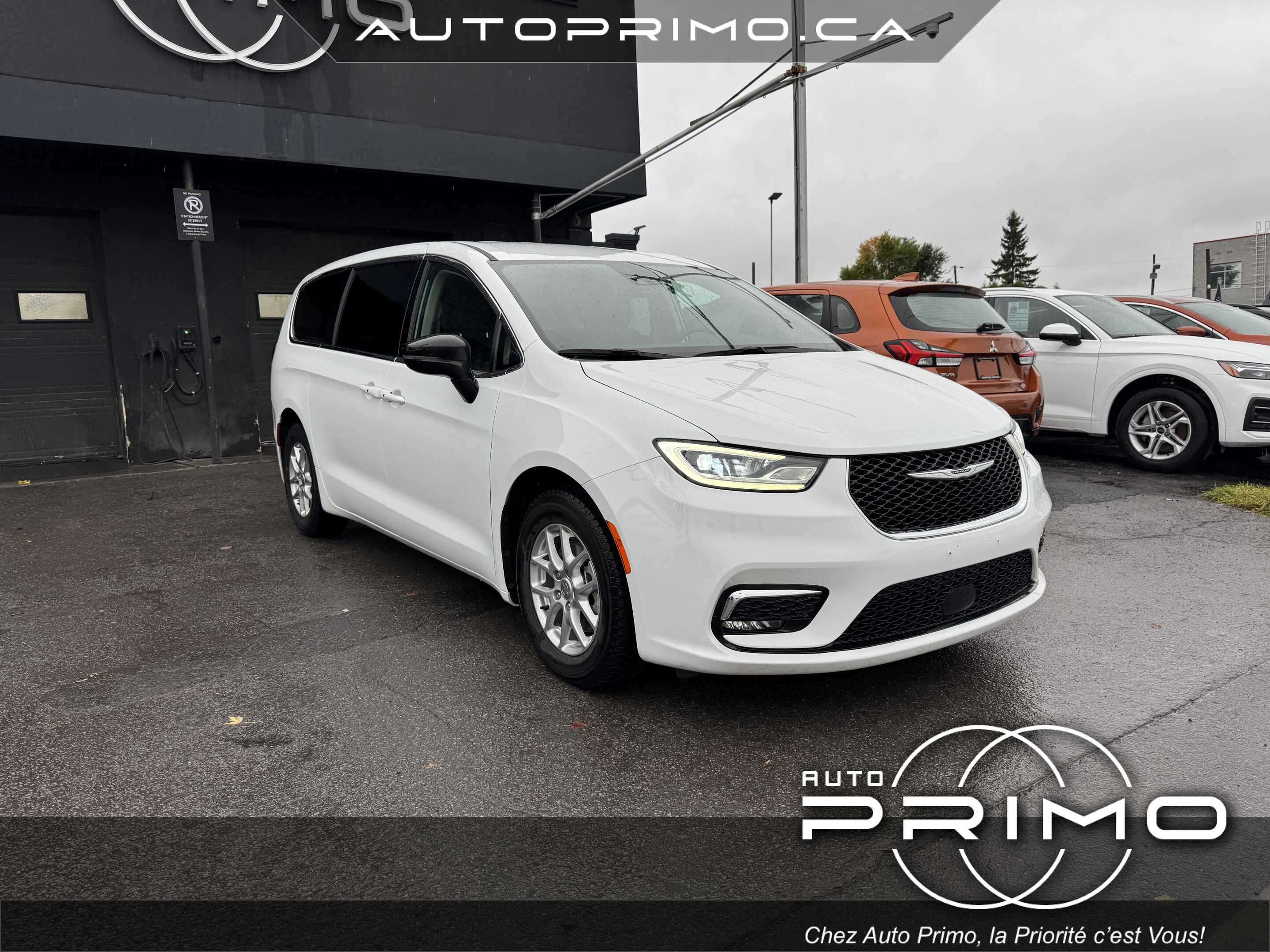 2024 Chrysler Pacifica Touring — снимка 1