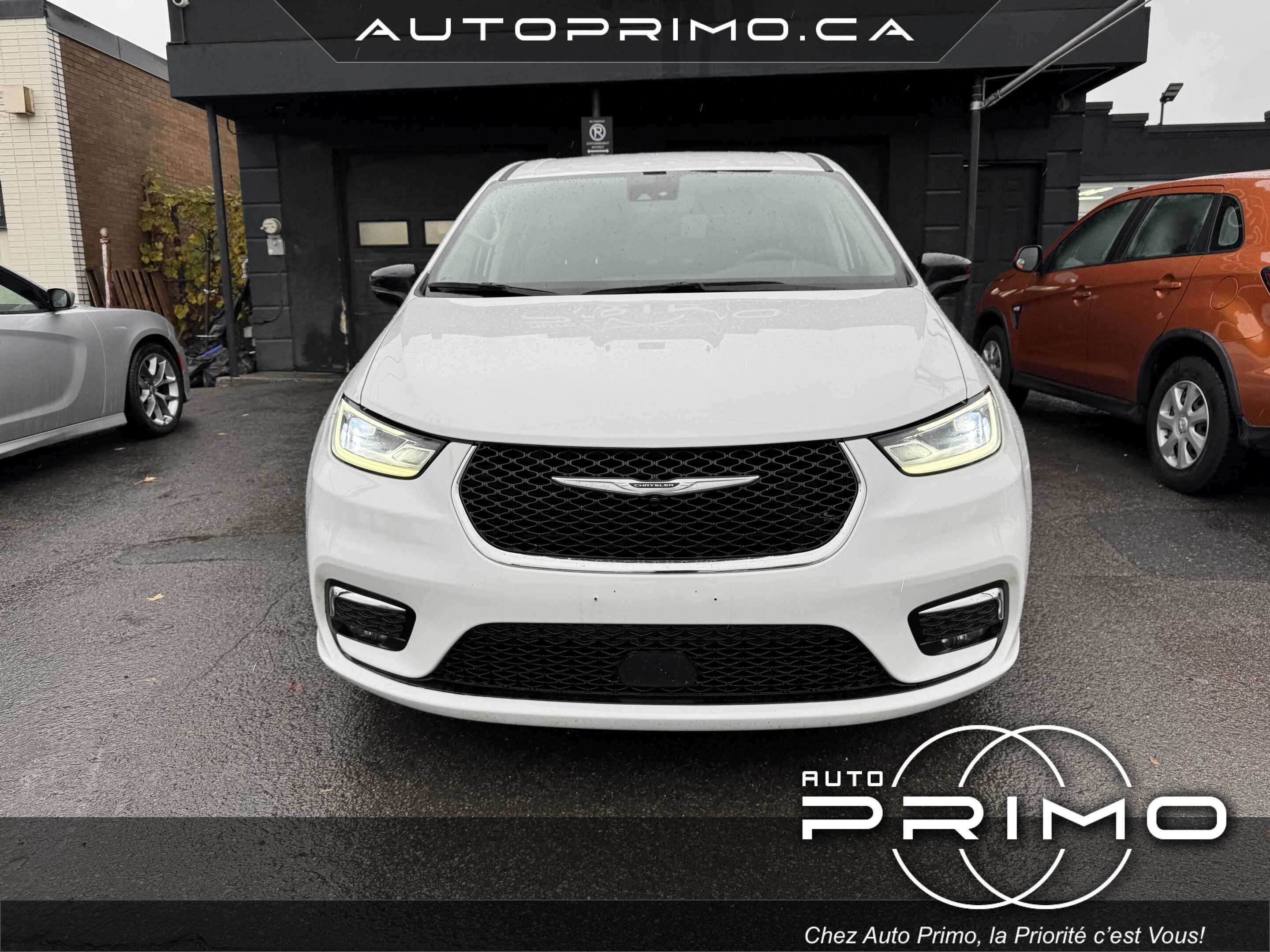 2024 Chrysler Pacifica Touring — снимка 1