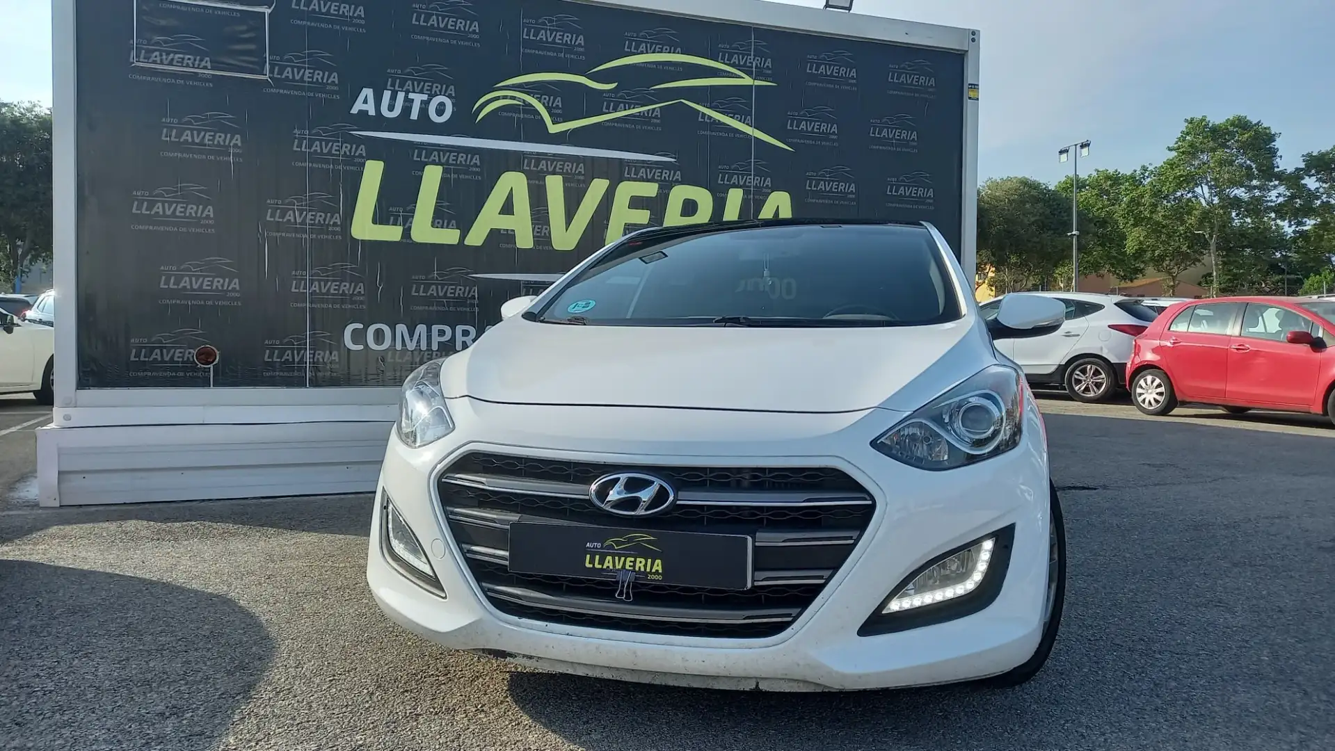 Hyundai i30 1.6 CRDi 81kW (110CV) BlueDrive Go! Weiß - 2