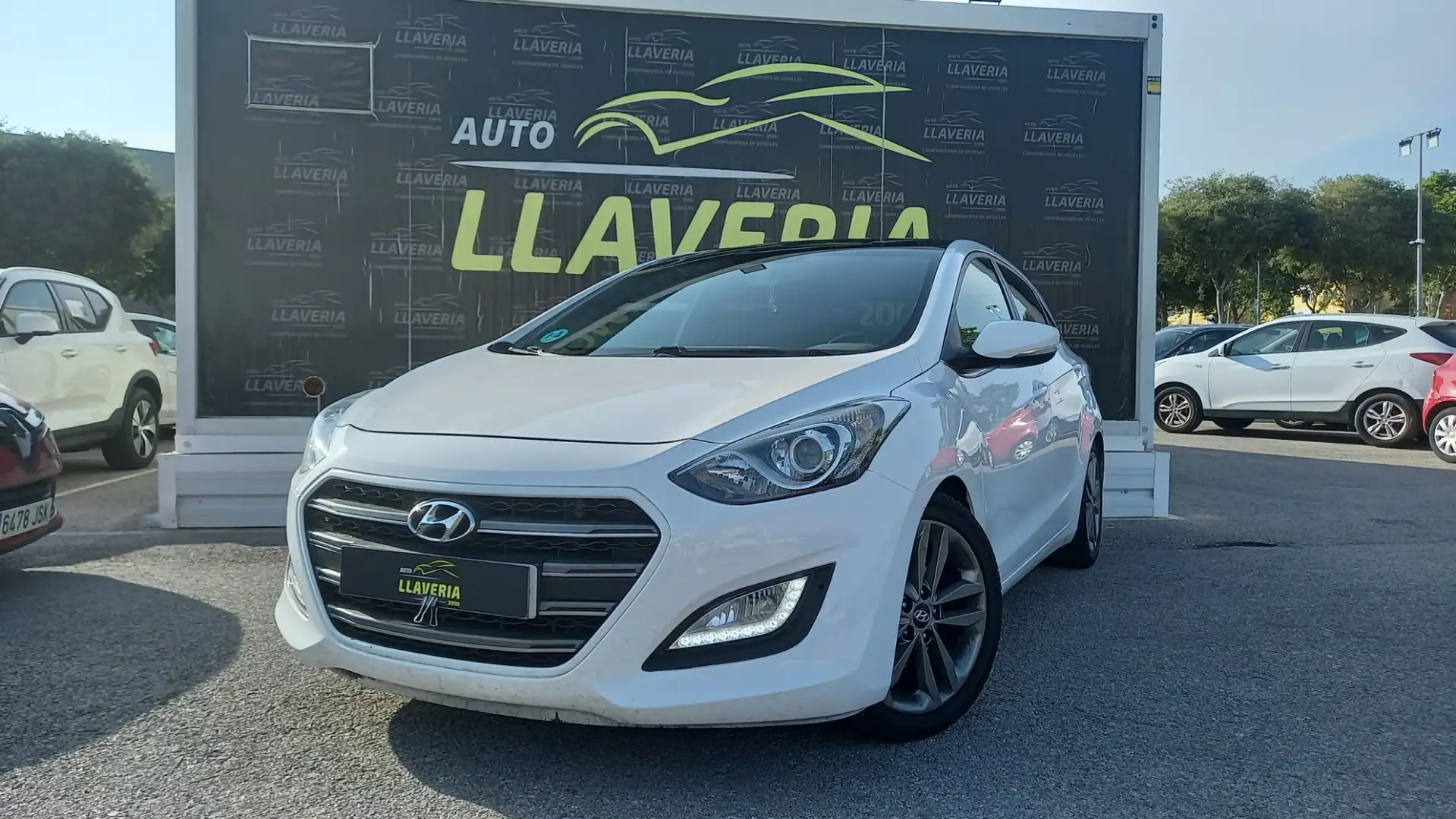 Hyundai i30 1.6 CRDi 81kW (110CV) BlueDrive Go! Weiß - 1
