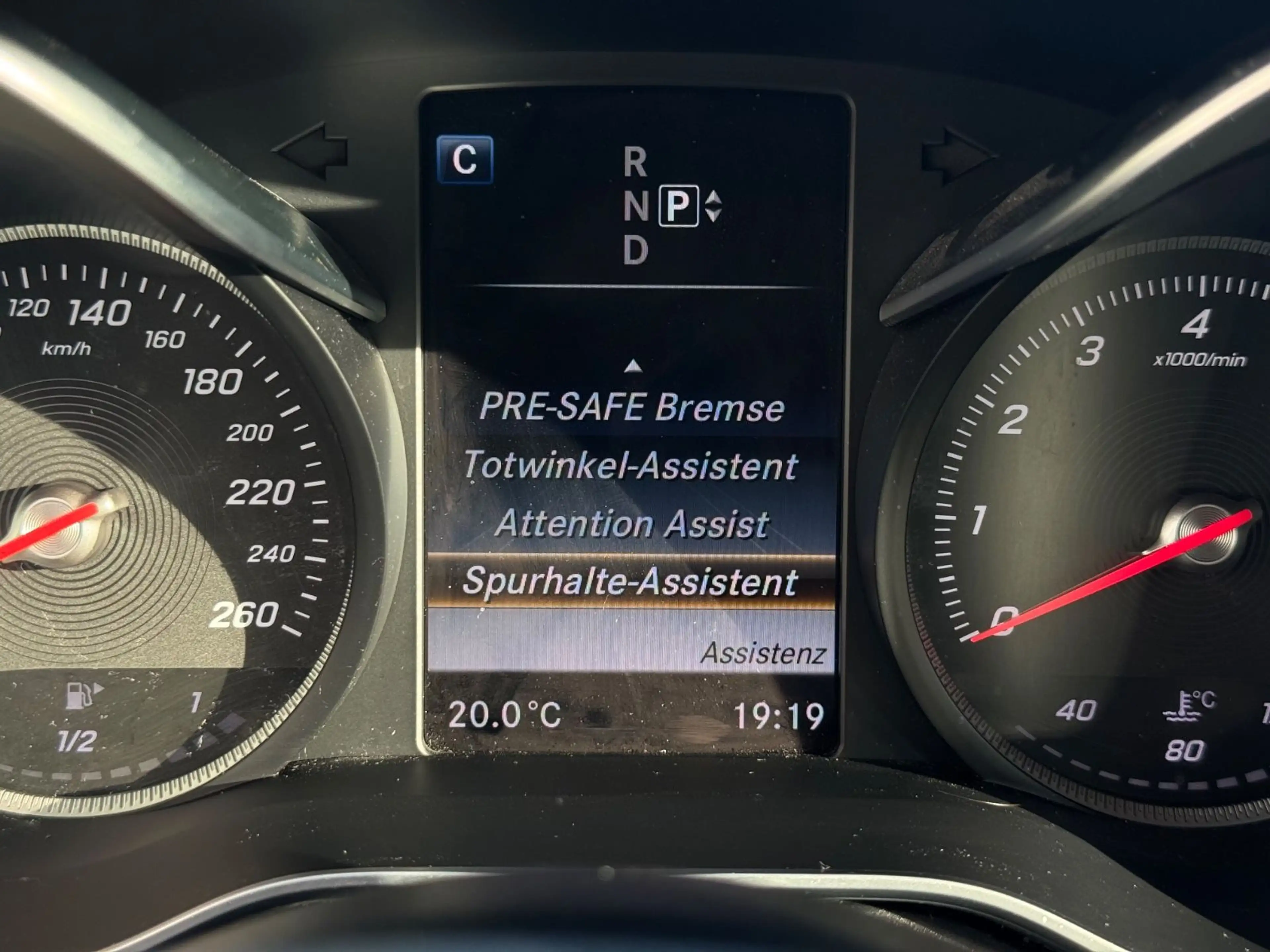 Mercedes-Benz C 250 *AMG*KEYLESS*BURMESTER*MEMORY*DIST+*AHK* — photo 17