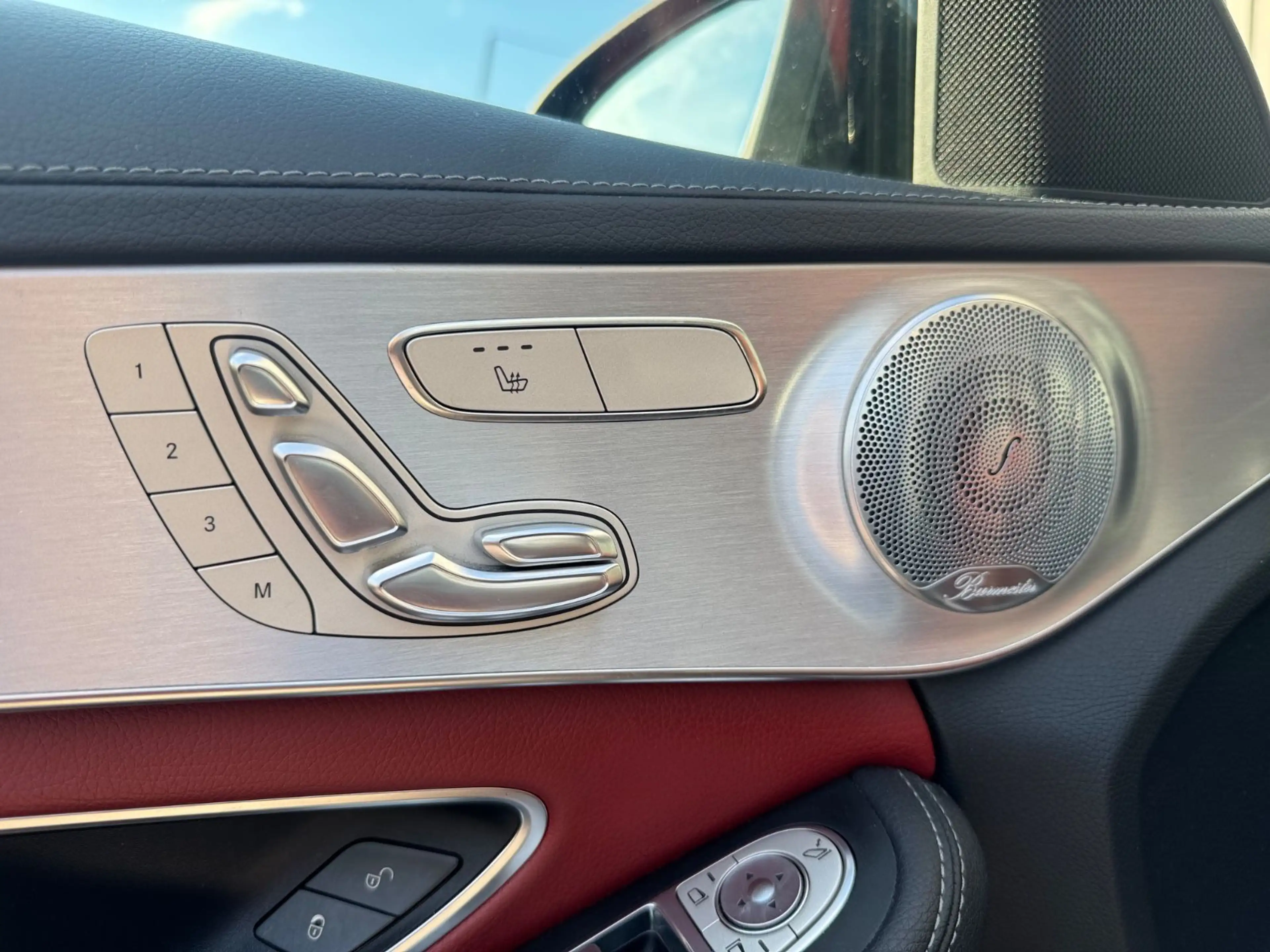Mercedes-Benz C 250 *AMG*KEYLESS*BURMESTER*MEMORY*DIST+*AHK* — photo 15
