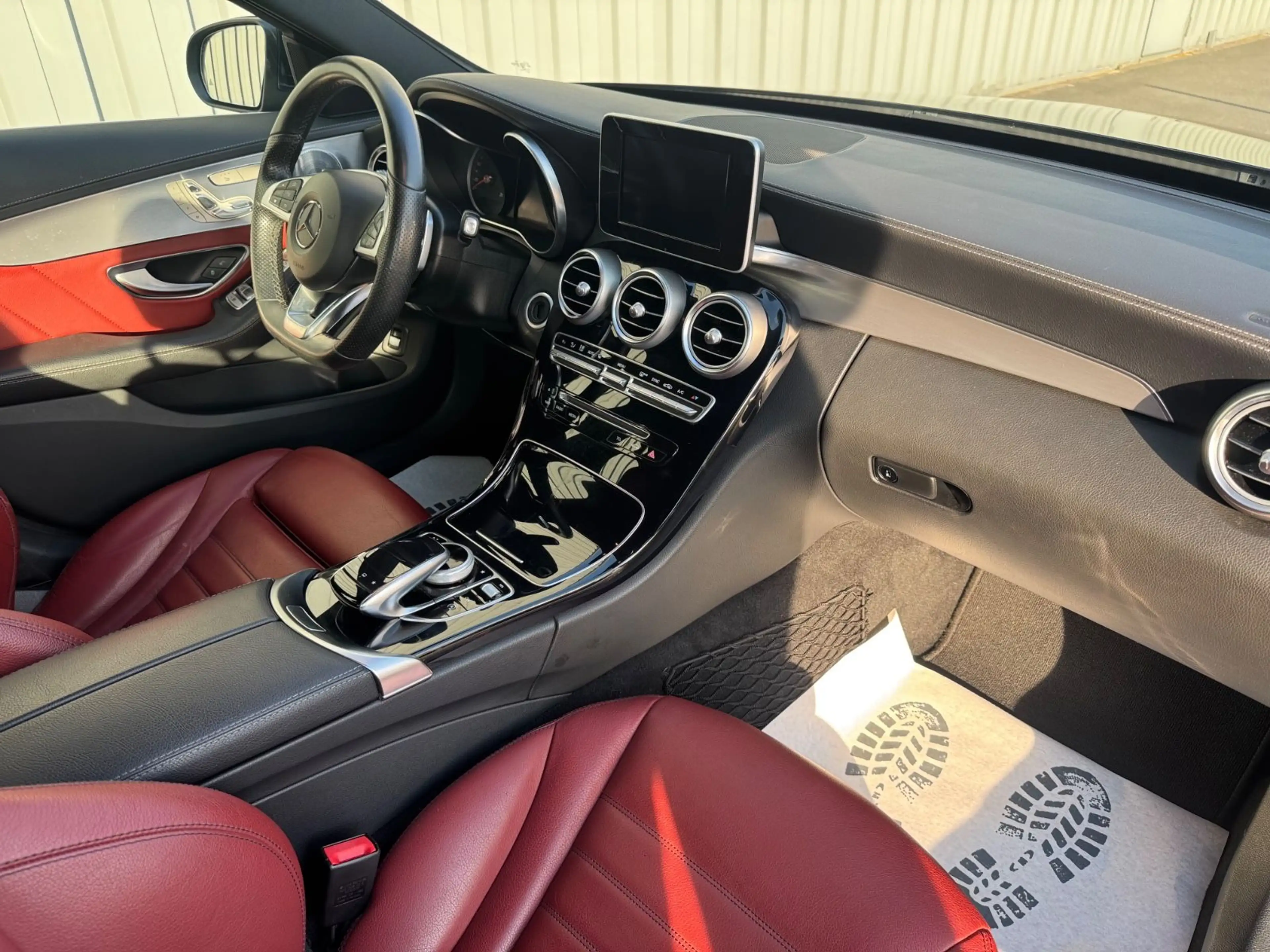 Mercedes-Benz C 250 *AMG*KEYLESS*BURMESTER*MEMORY*DIST+*AHK* — photo 12