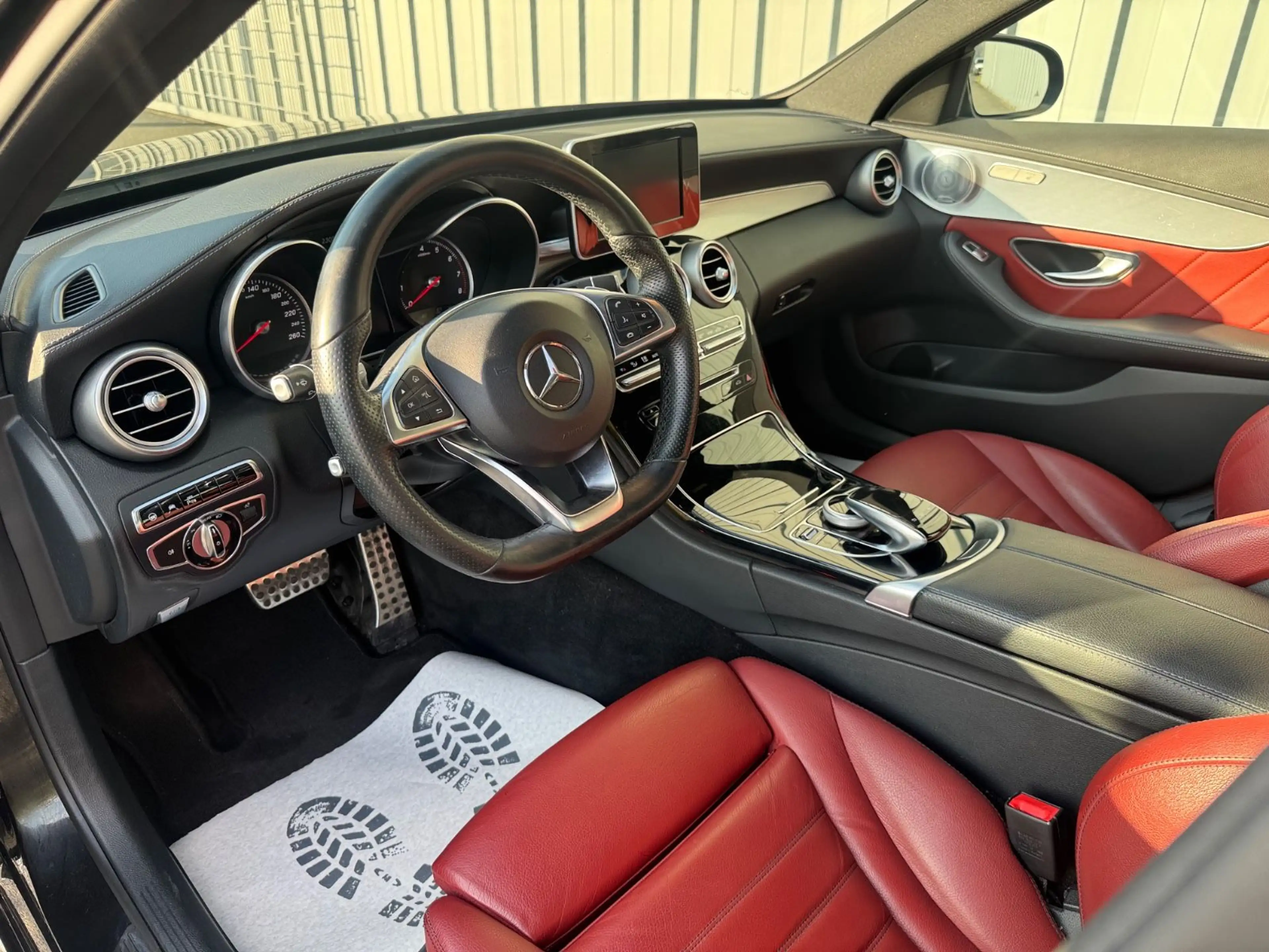 Mercedes-Benz C 250 *AMG*KEYLESS*BURMESTER*MEMORY*DIST+*AHK* — photo 7