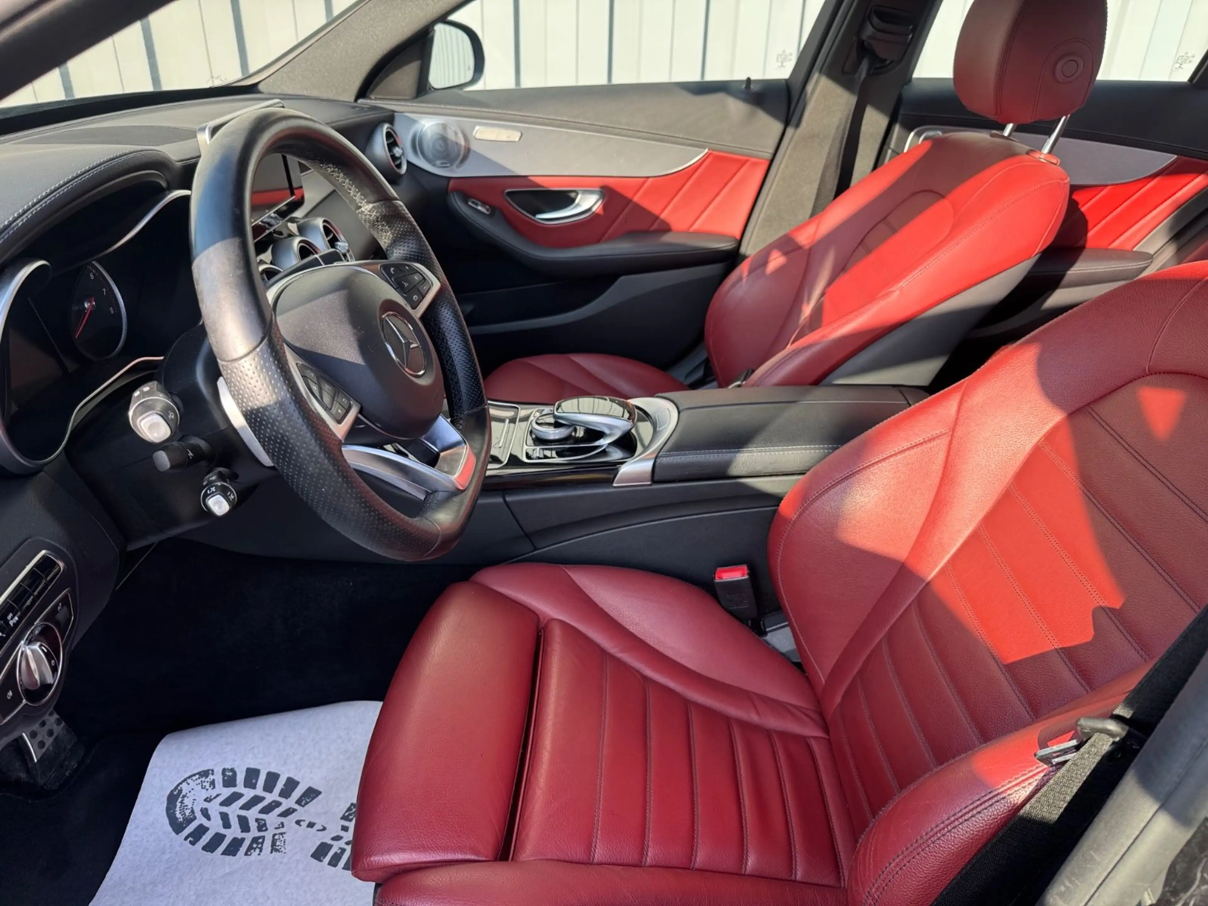 Mercedes-Benz C 250 *AMG*KEYLESS*BURMESTER*MEMORY*DIST+*AHK* — photo 8