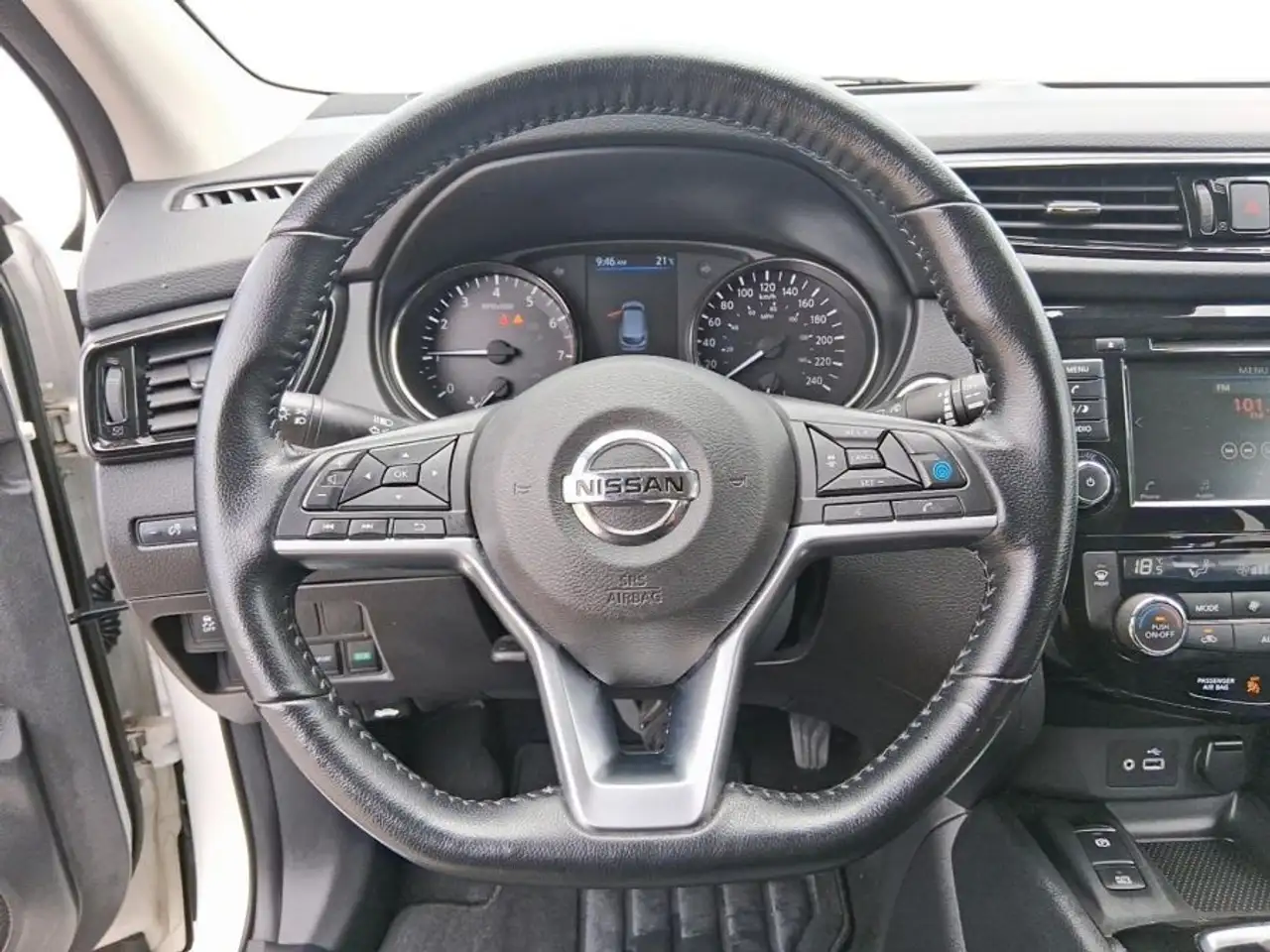 Nissan Qashqai снимка Nissan Qashqai