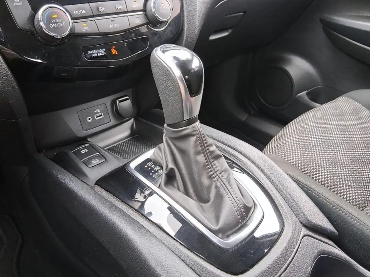 Nissan Qashqai снимка Nissan Qashqai