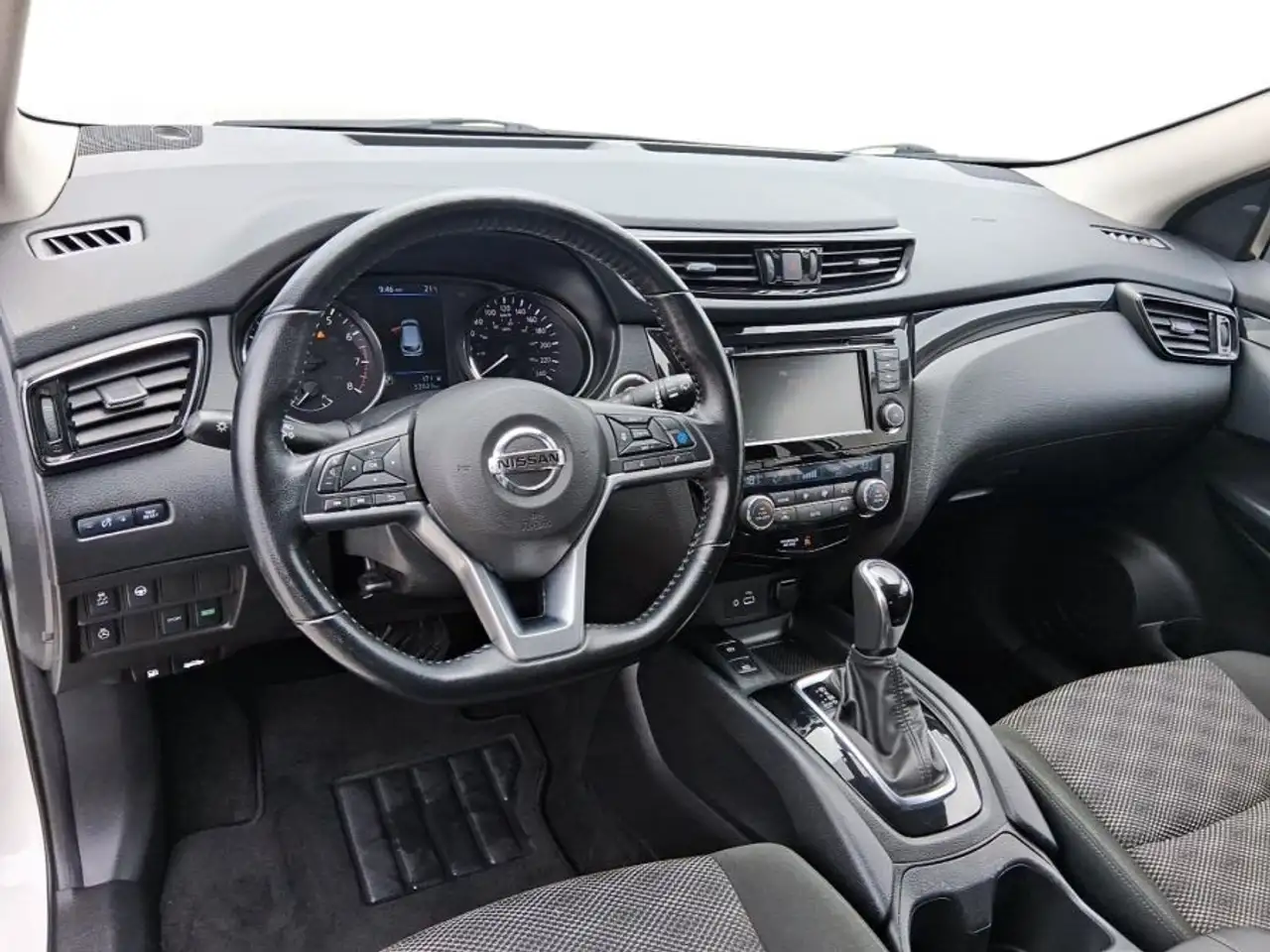 Nissan Qashqai снимка Nissan Qashqai