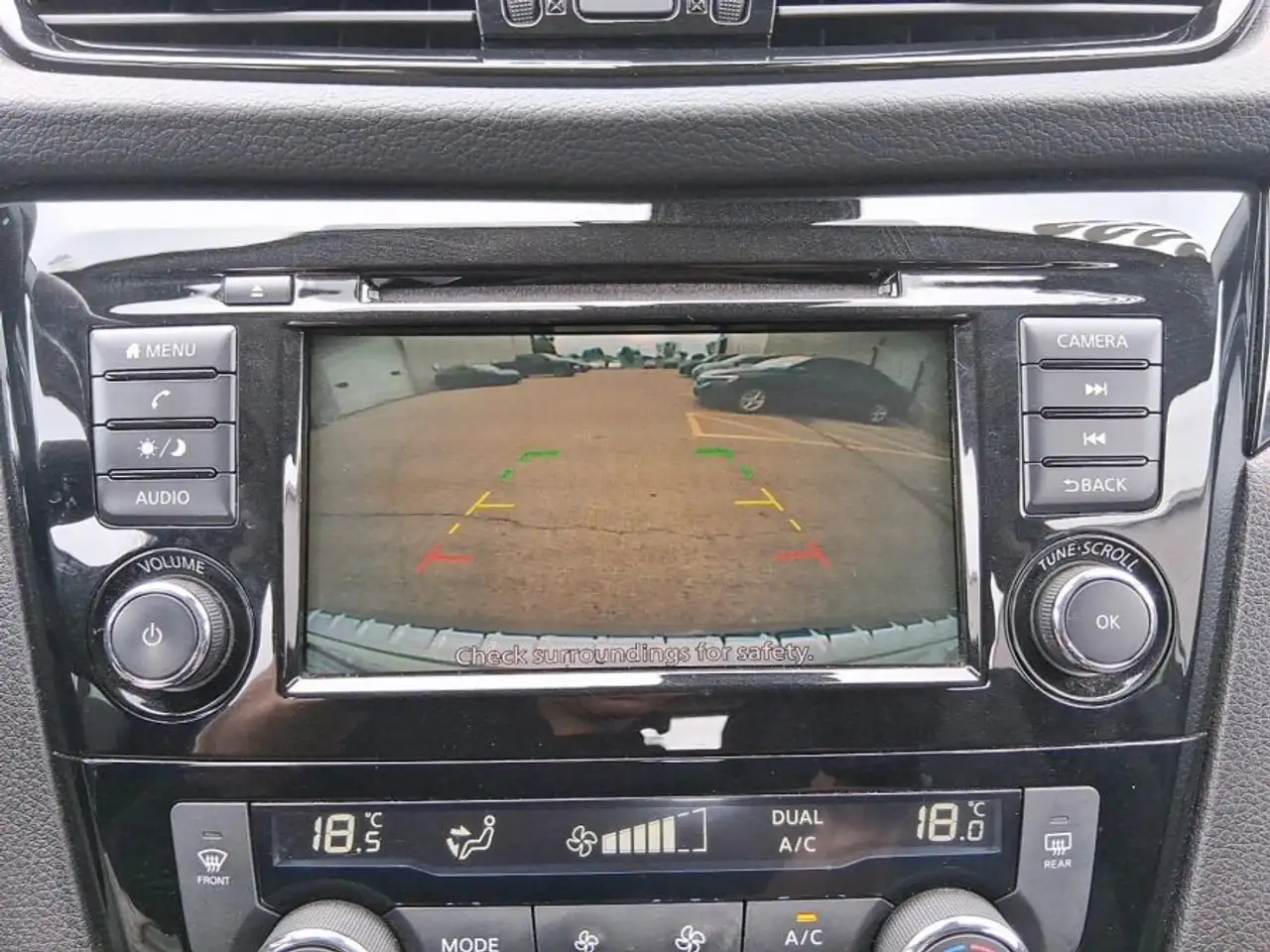 Nissan Qashqai снимка Nissan Qashqai