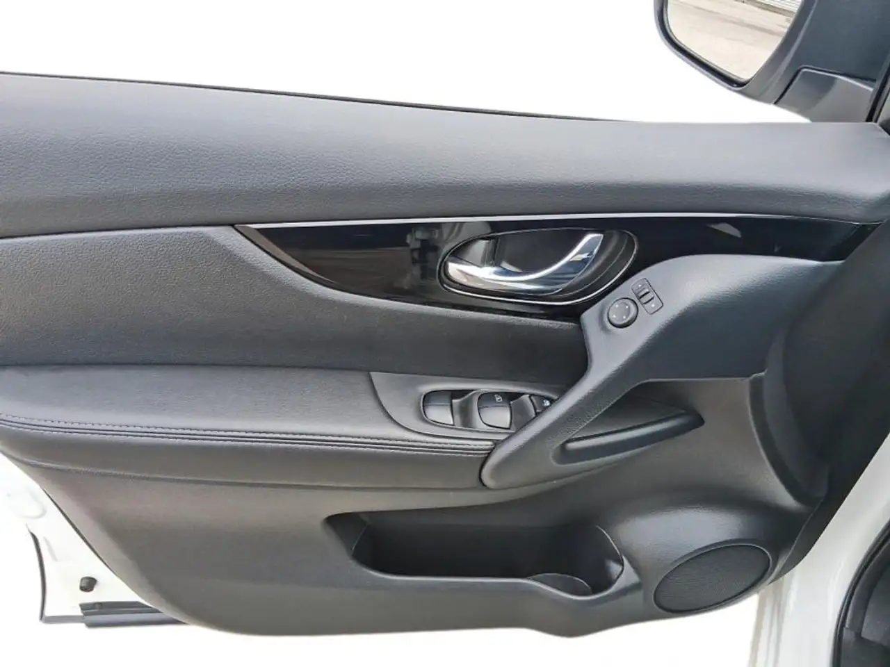Nissan Qashqai снимка Nissan Qashqai