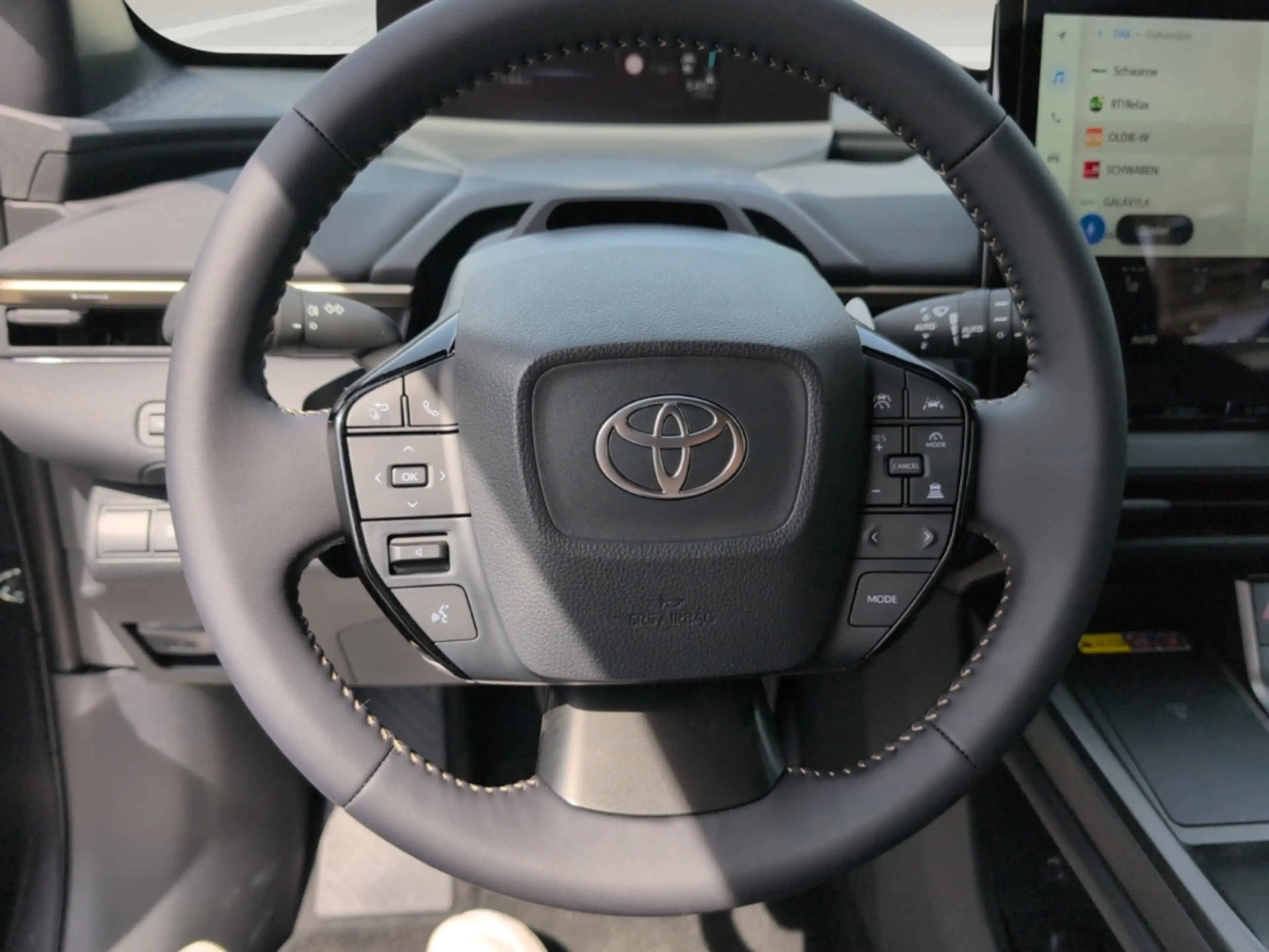 Toyota bZ4X Touring 5-Türer Teamplayer Elektromotor 7 eFH ESP — photo 12