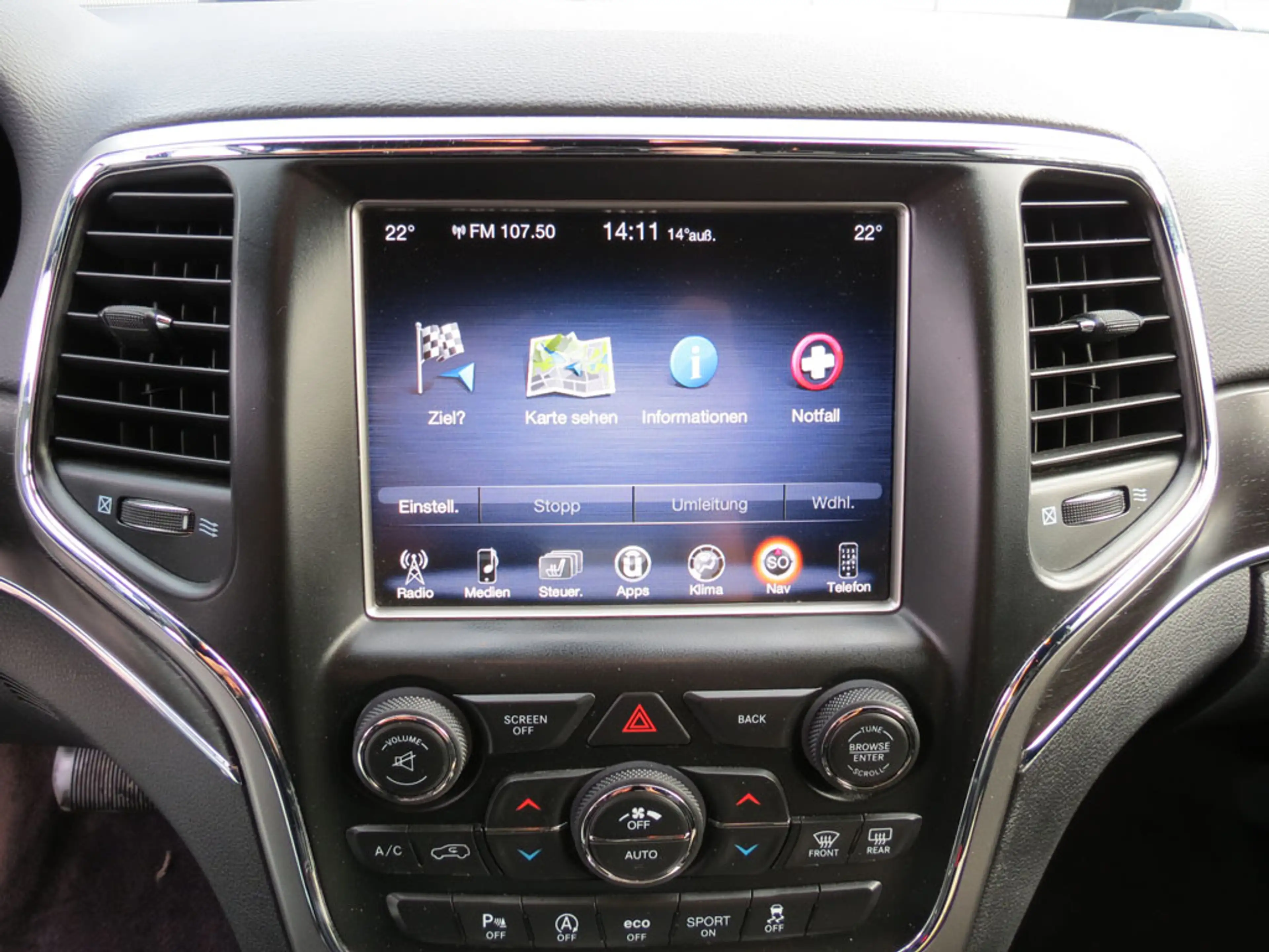 Jeep Grand Cherokee 3.0 CRD Limited Bi-Xenon Kamera Panorama AHK — photo 11