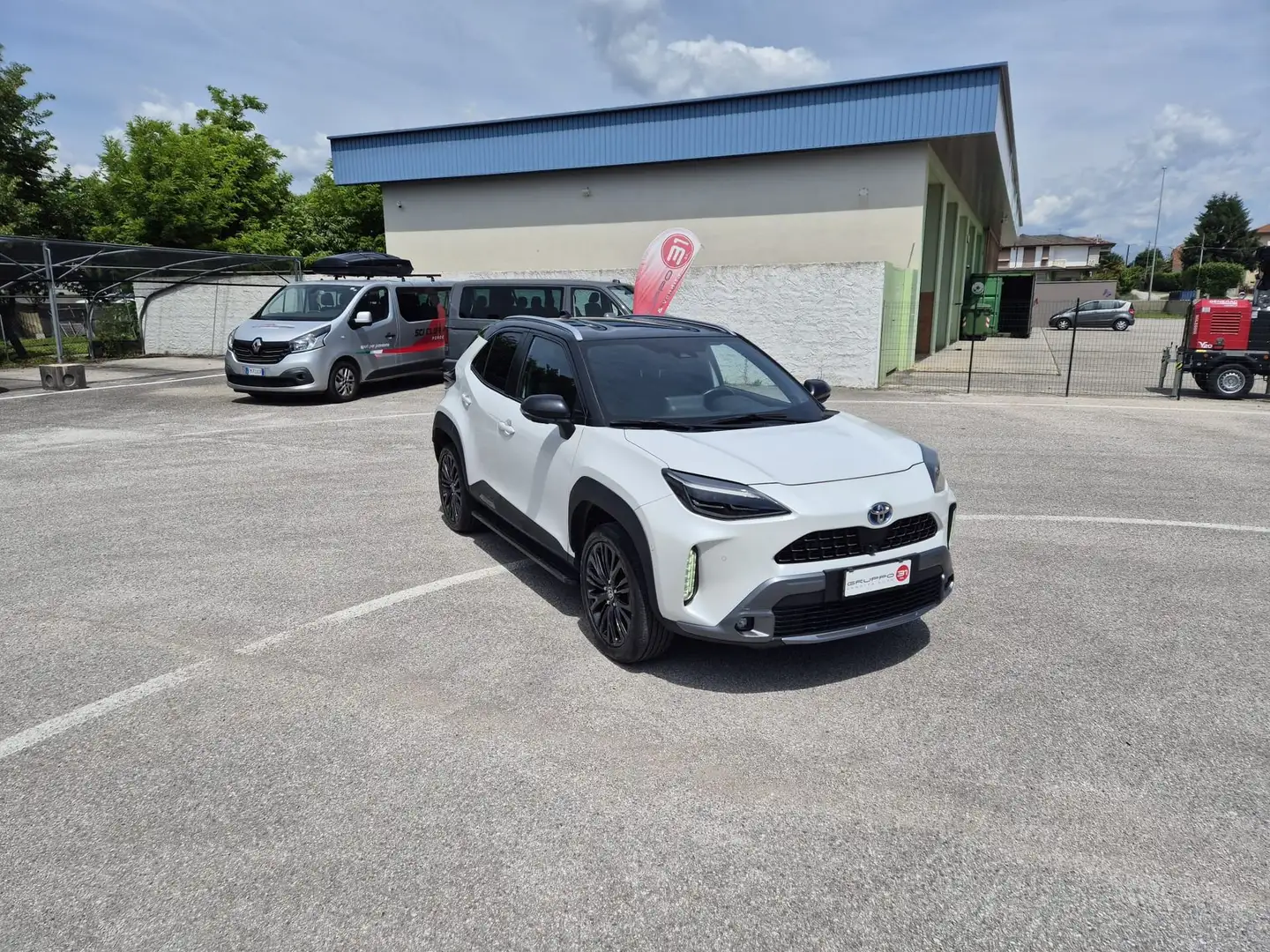 Toyota Yaris Cross 1.5 Hybrid 5p. E-CVT AWD-i Adventure Blanc - 1