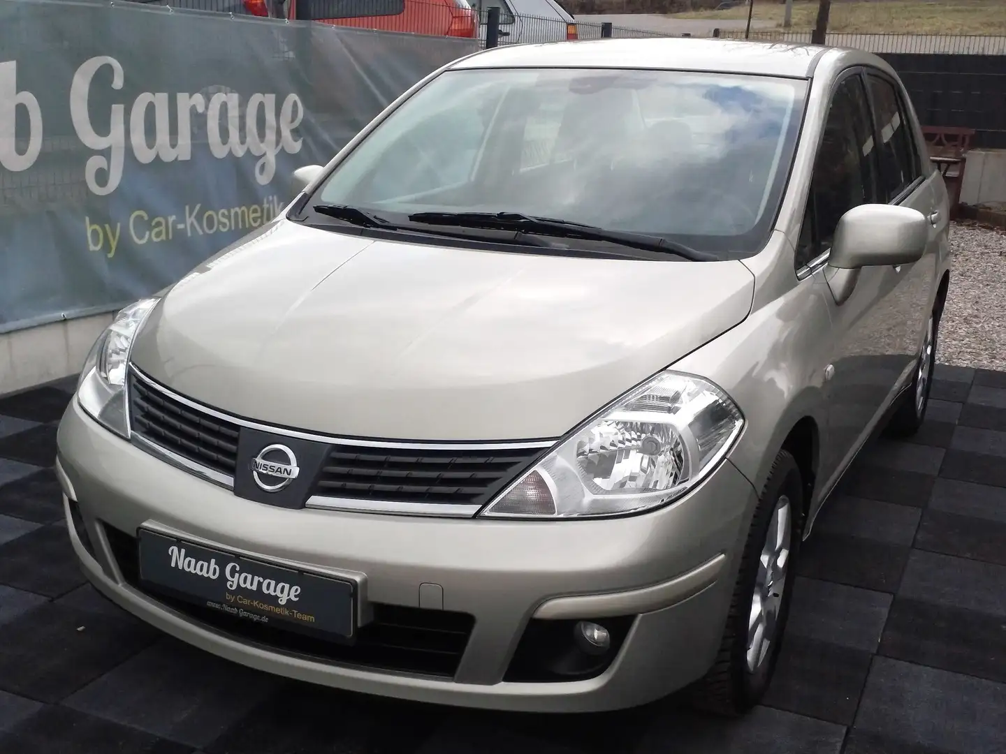 Nissan Tiida 1.6 acenta Bej - 1