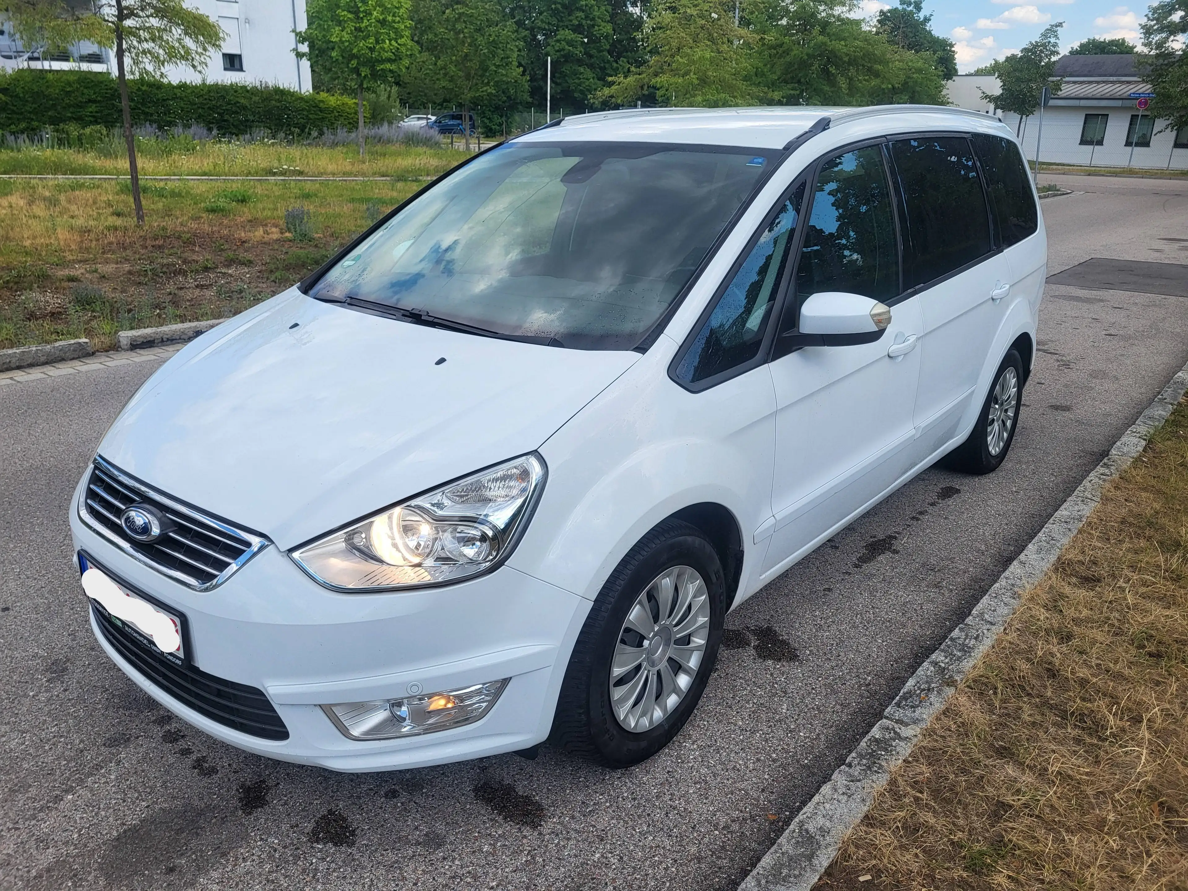 Ford Galaxy Viva — photo 2