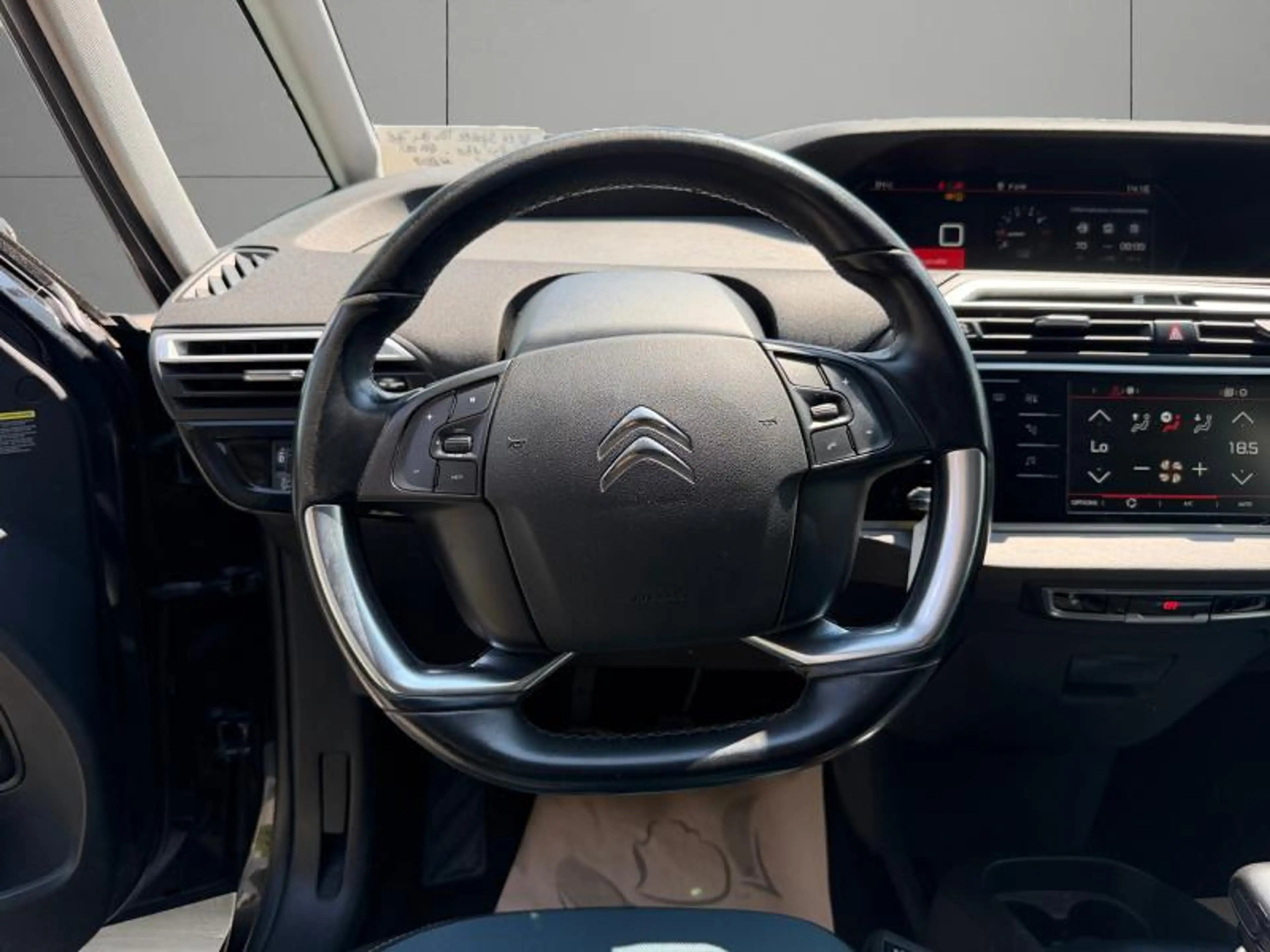 Citroen Grand C4 SpaceTourer 1.5 HDi 131cv 7pl noir 11/18 Airco GPS Camera — photo 12