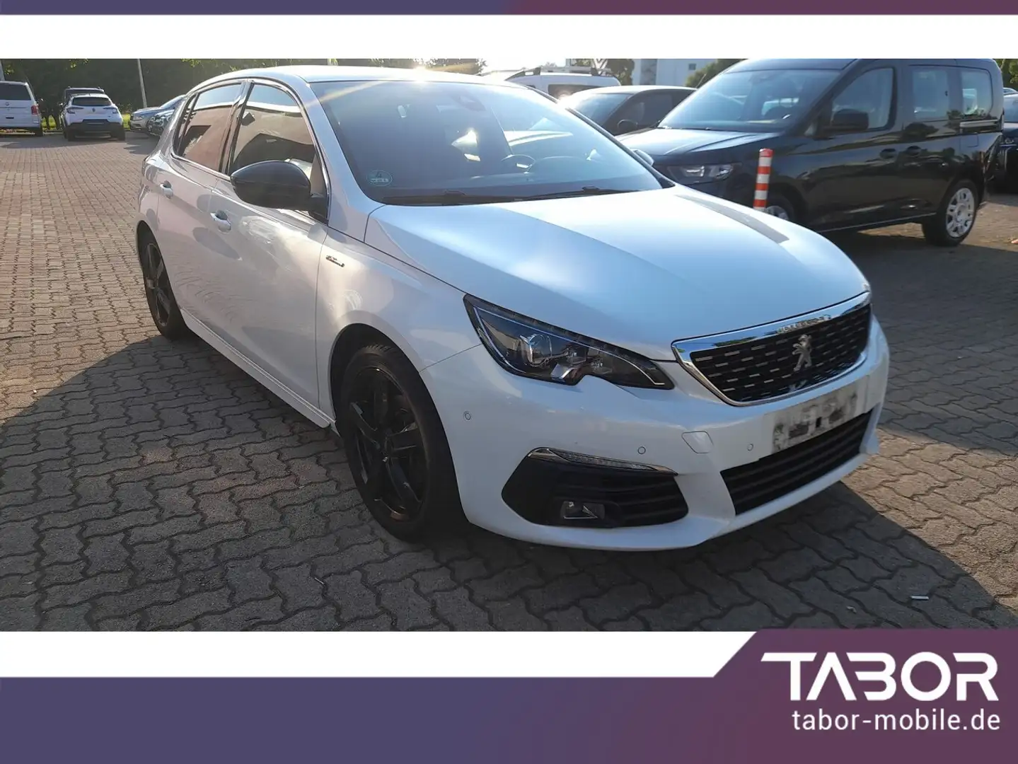 Peugeot 308 1.5 BlueHDi 130 Aut. Allure Pano LED Nav SHZ Blanc - 2