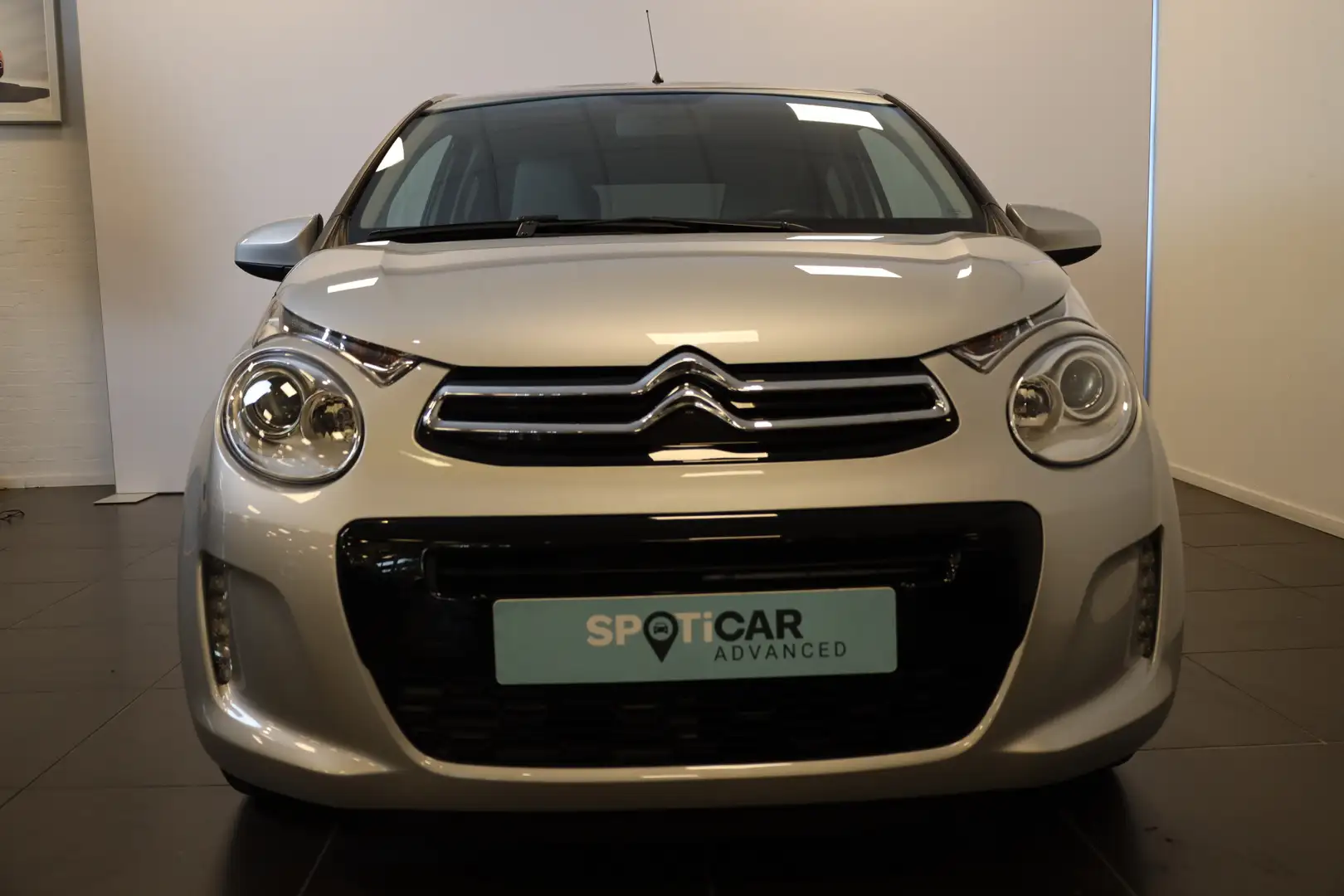 Citroen C1 VTi 72 Shine ETG/Automaat Carplay/AndroidAuto | 15 Gris - 2