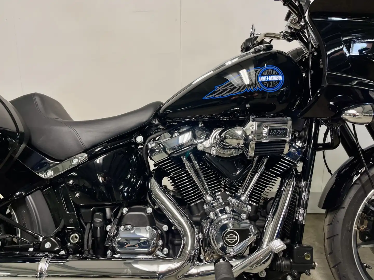 Harley-Davidson Low Rider SOFTAIL FXLRST ST Zwart - 2