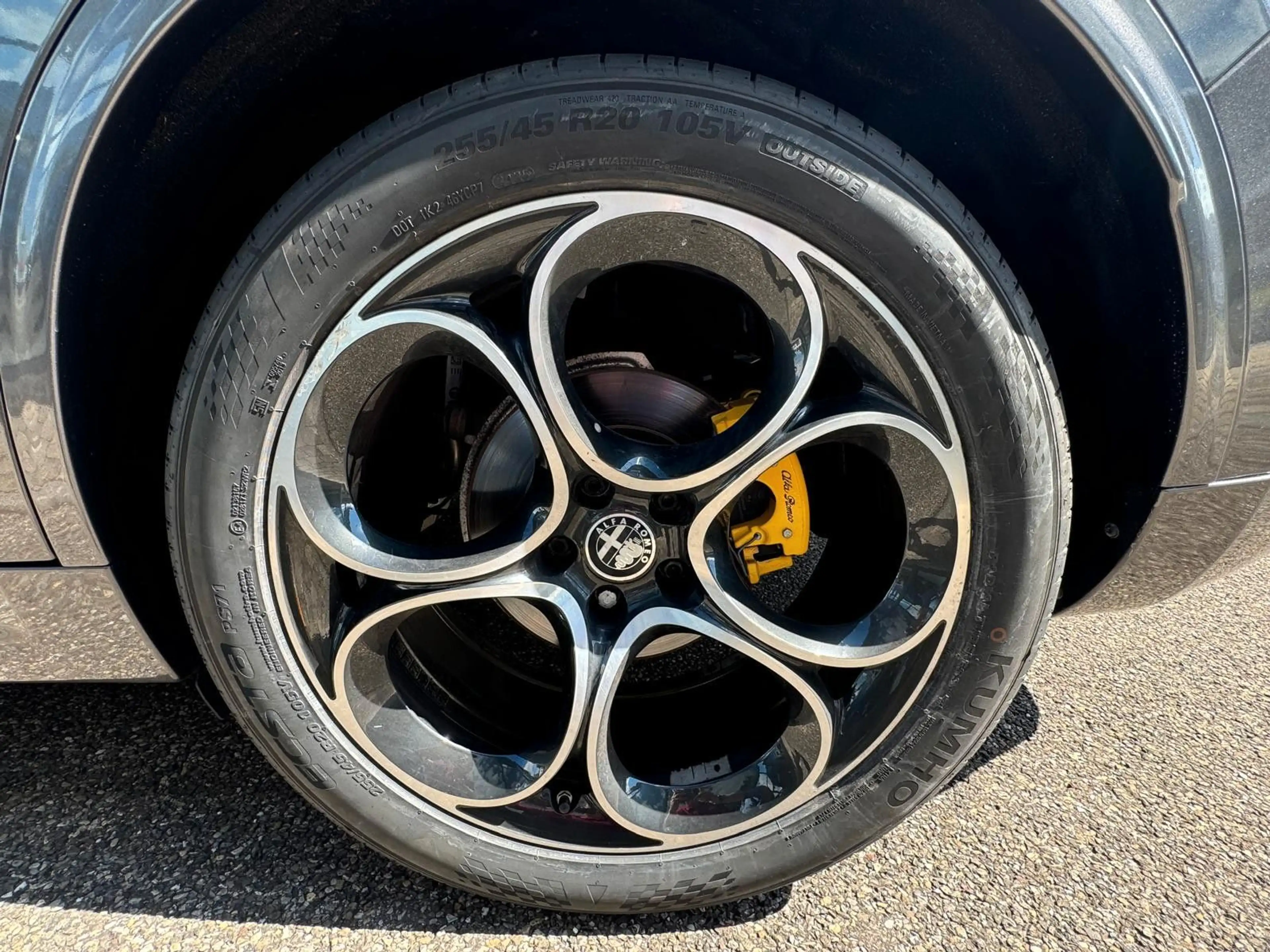 Alfa Romeo Stelvio Veloce Q4 — photo 18