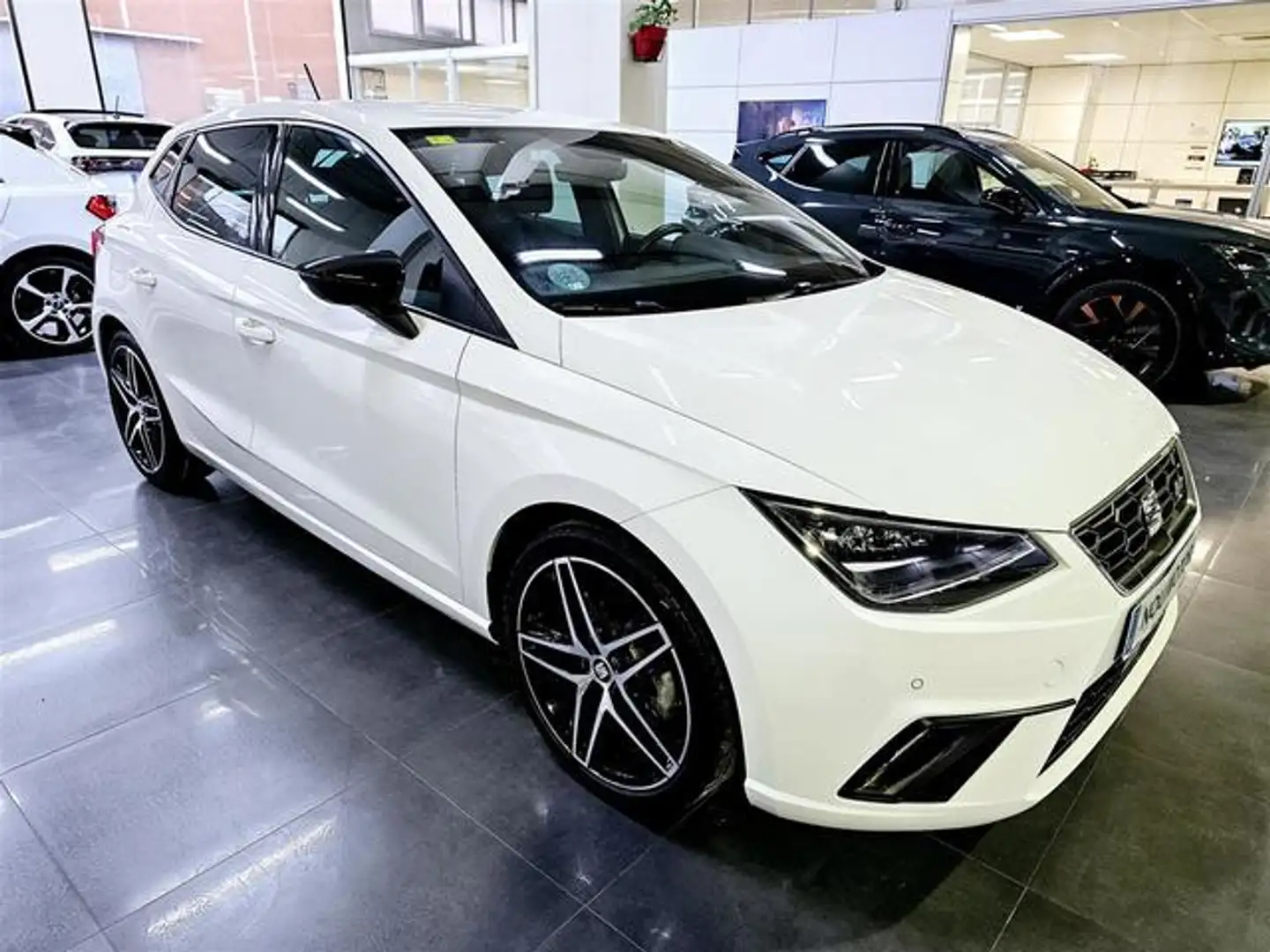 SEAT Ibiza 1.0 TSI S&S FR 115 Blanco - 2