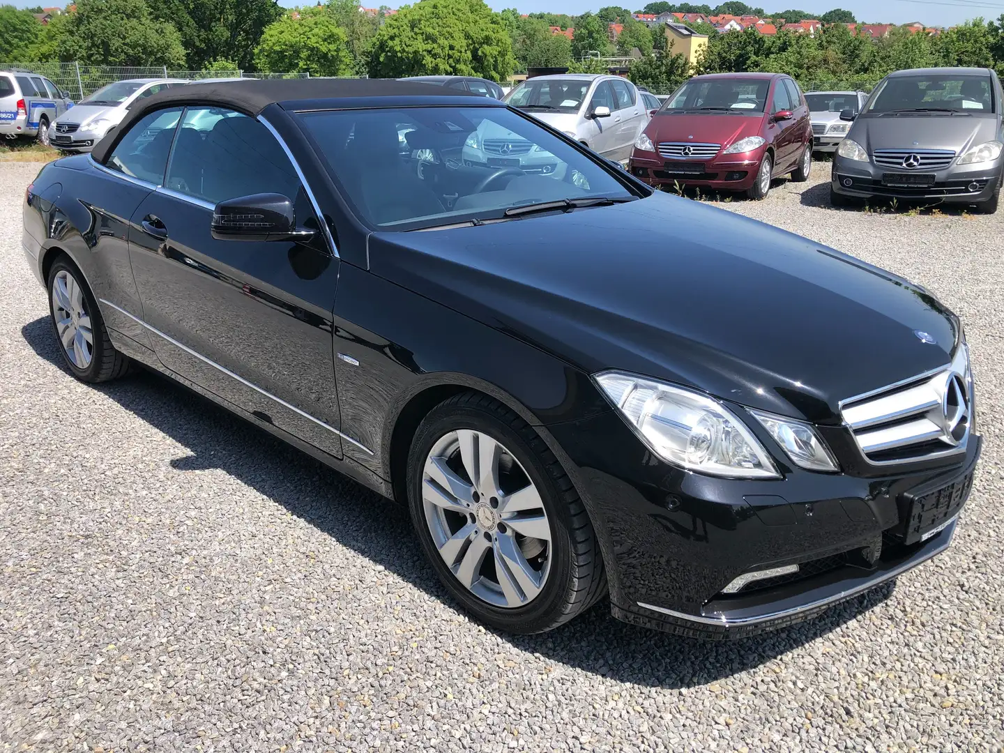 Mercedes-Benz E 250 CGI Cabriolet BlueEfficiency Avantgarde*AHK*2.Hand Schwarz - 2