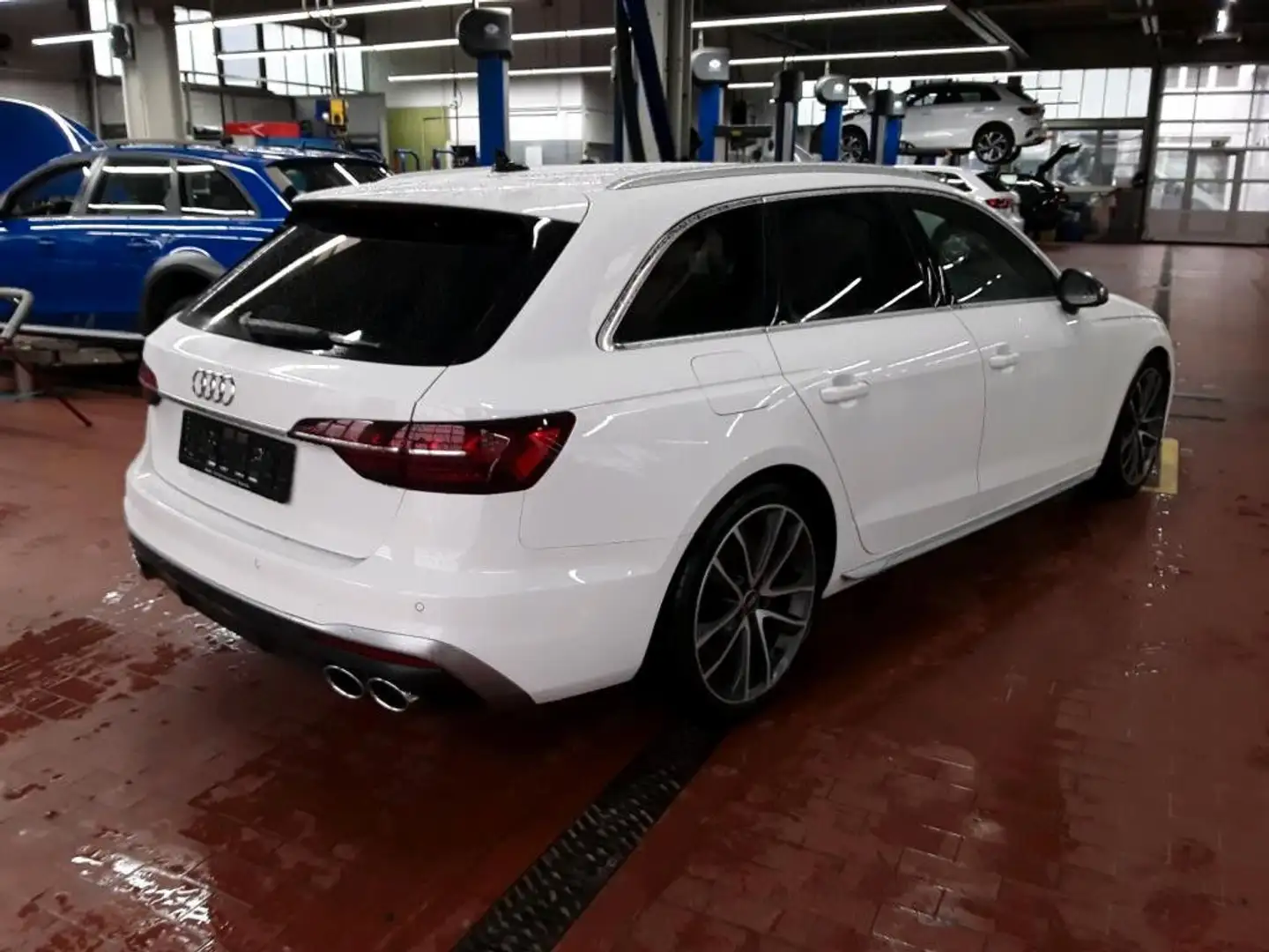 Audi S4 Avant 3.0 TDI*QUATTRO*SPORTSITZE*1HAND* Weiß - 2