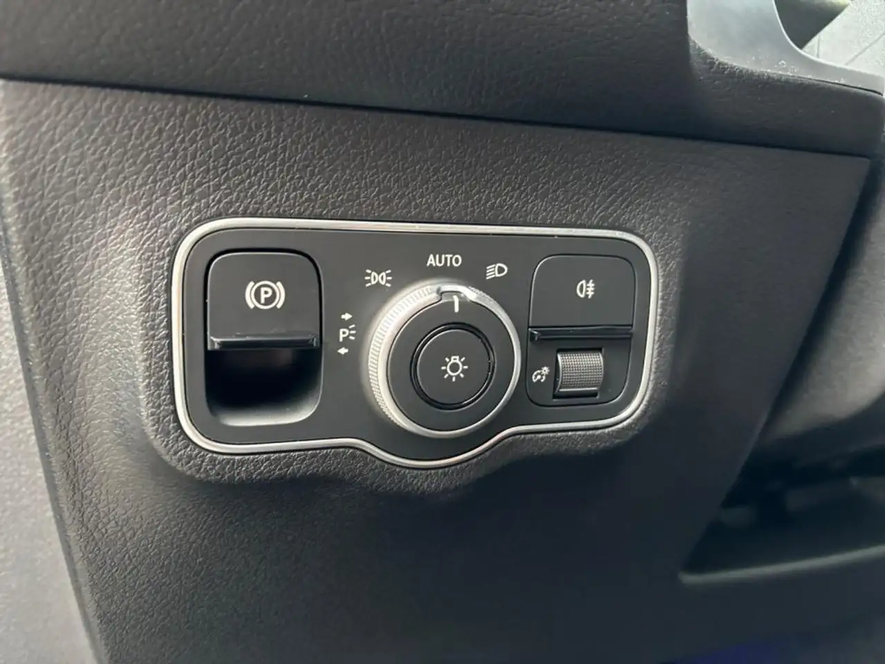Mercedes-Benz GLB 200 Progressive/Advanced/7G/LED/7+Sitzer/ 15