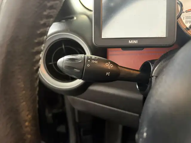 Mini Convertible view 10