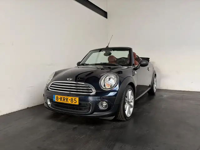 Mini Convertible view 3