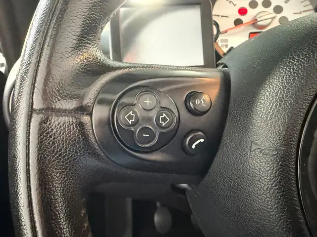 Mini Convertible view 11