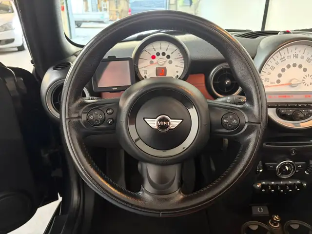 Mini Convertible view 12