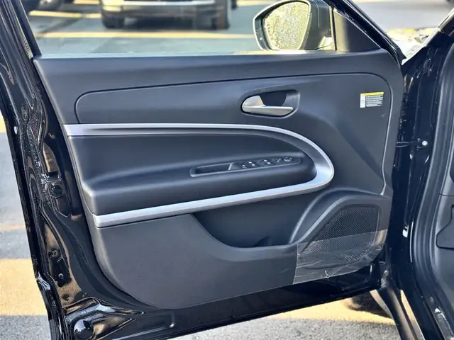 Jeep Avenger view 13