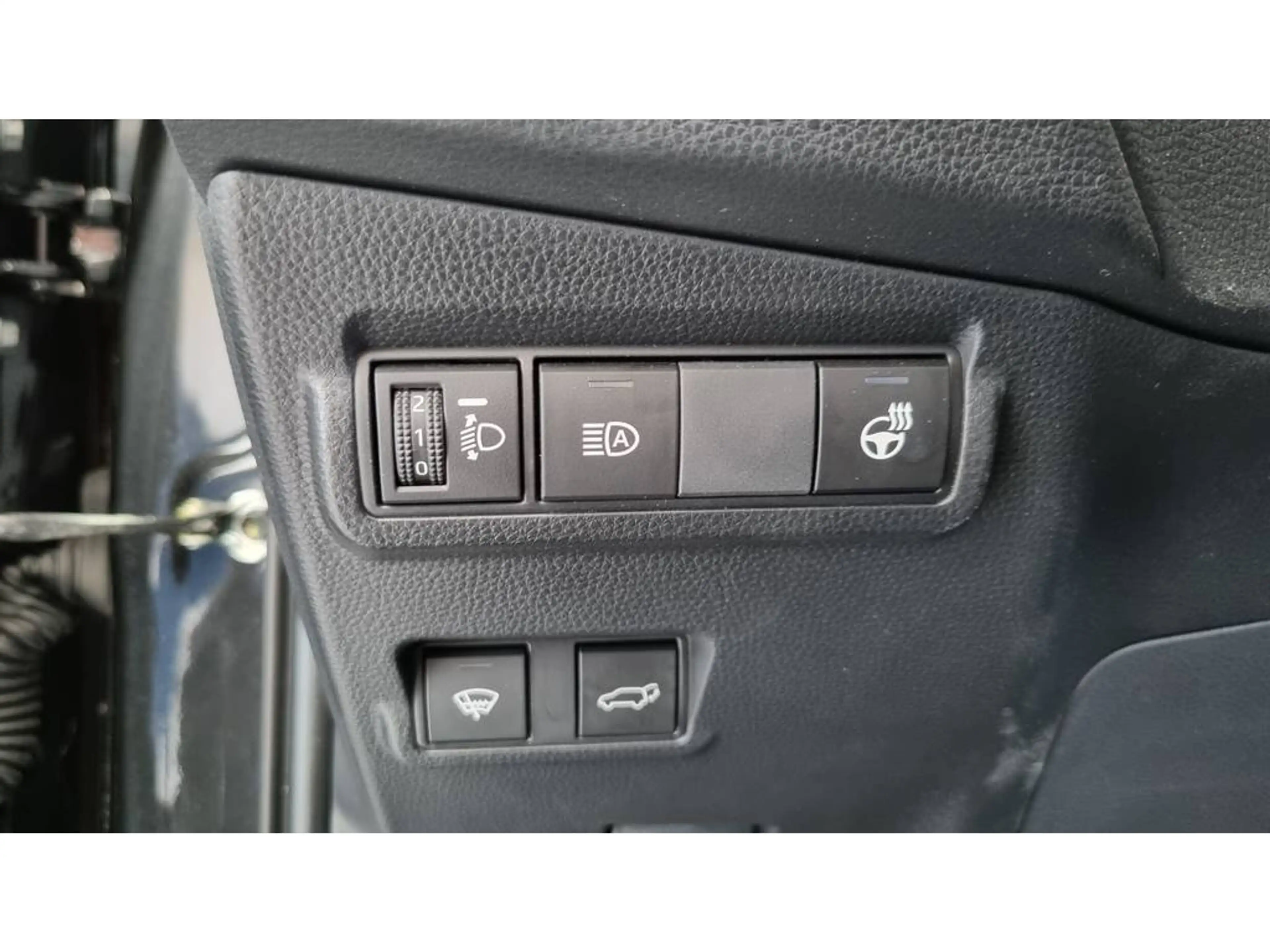 Toyota Corolla Cross 180 Style | Stoel en stuurverw | Apple/Android | P — photo 12