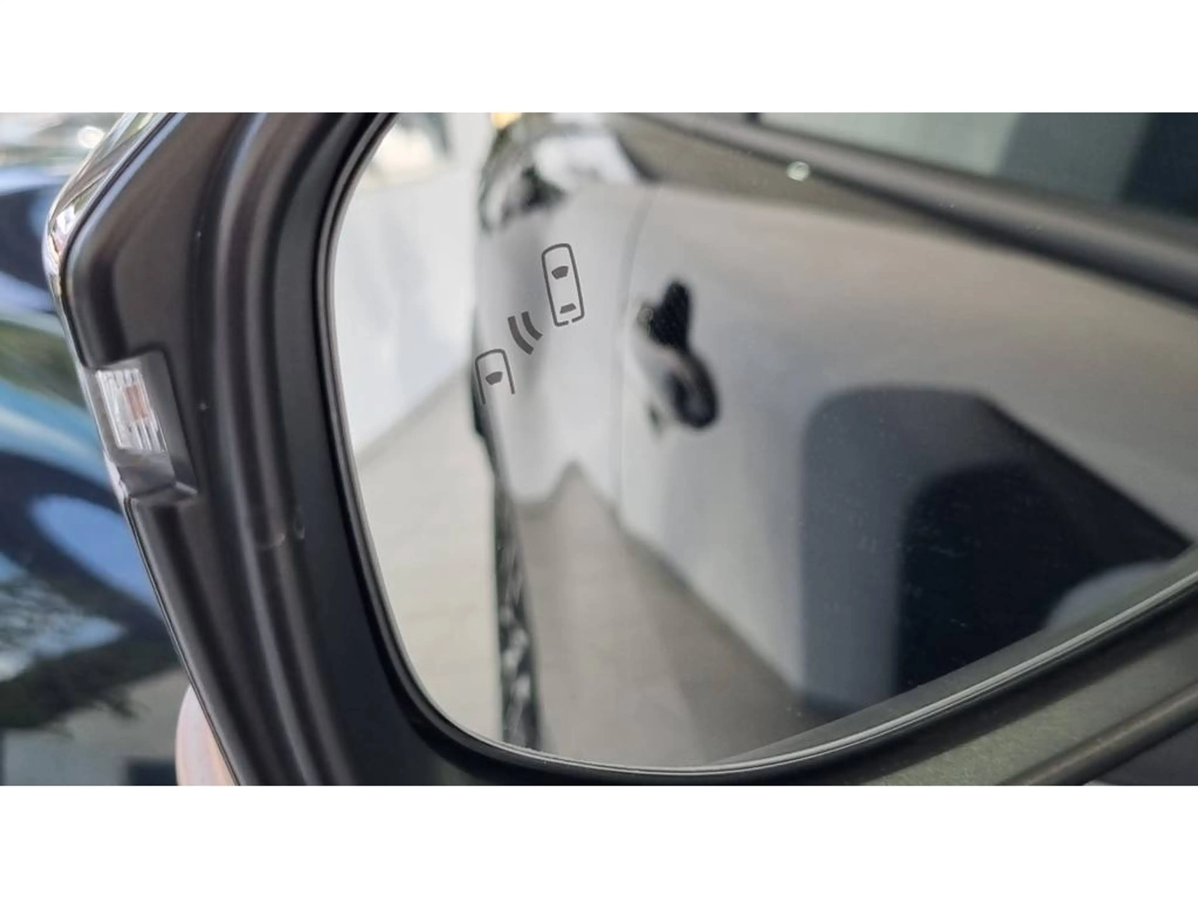 Toyota Corolla Cross 180 Style | Stoel en stuurverw | Apple/Android | P — photo 6