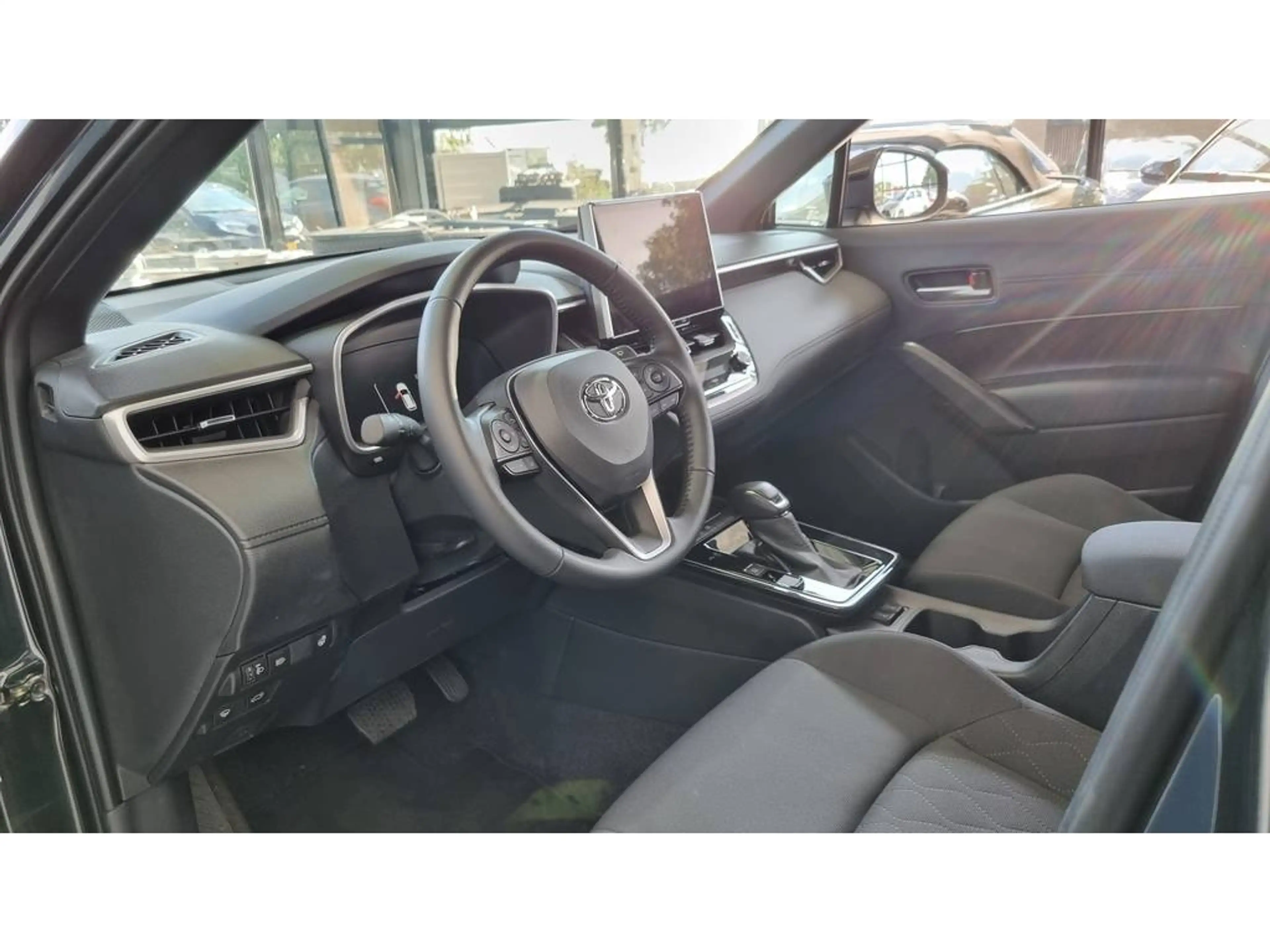 Toyota Corolla Cross 180 Style | Stoel en stuurverw | Apple/Android | P — photo 9
