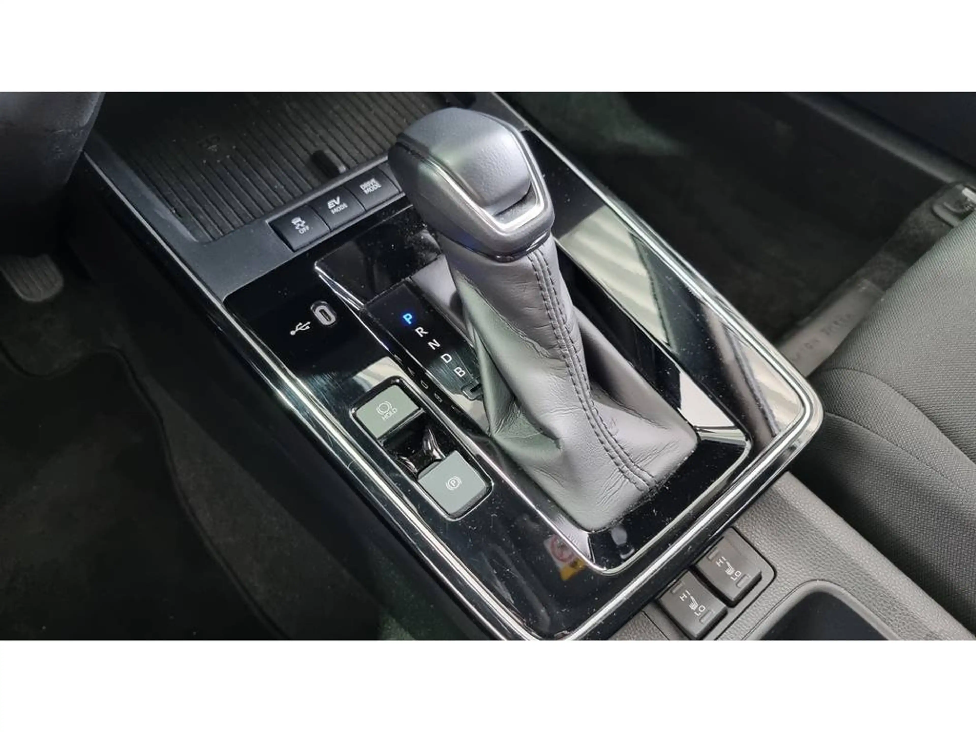 Toyota Corolla Cross 180 Style | Stoel en stuurverw | Apple/Android | P — photo 20