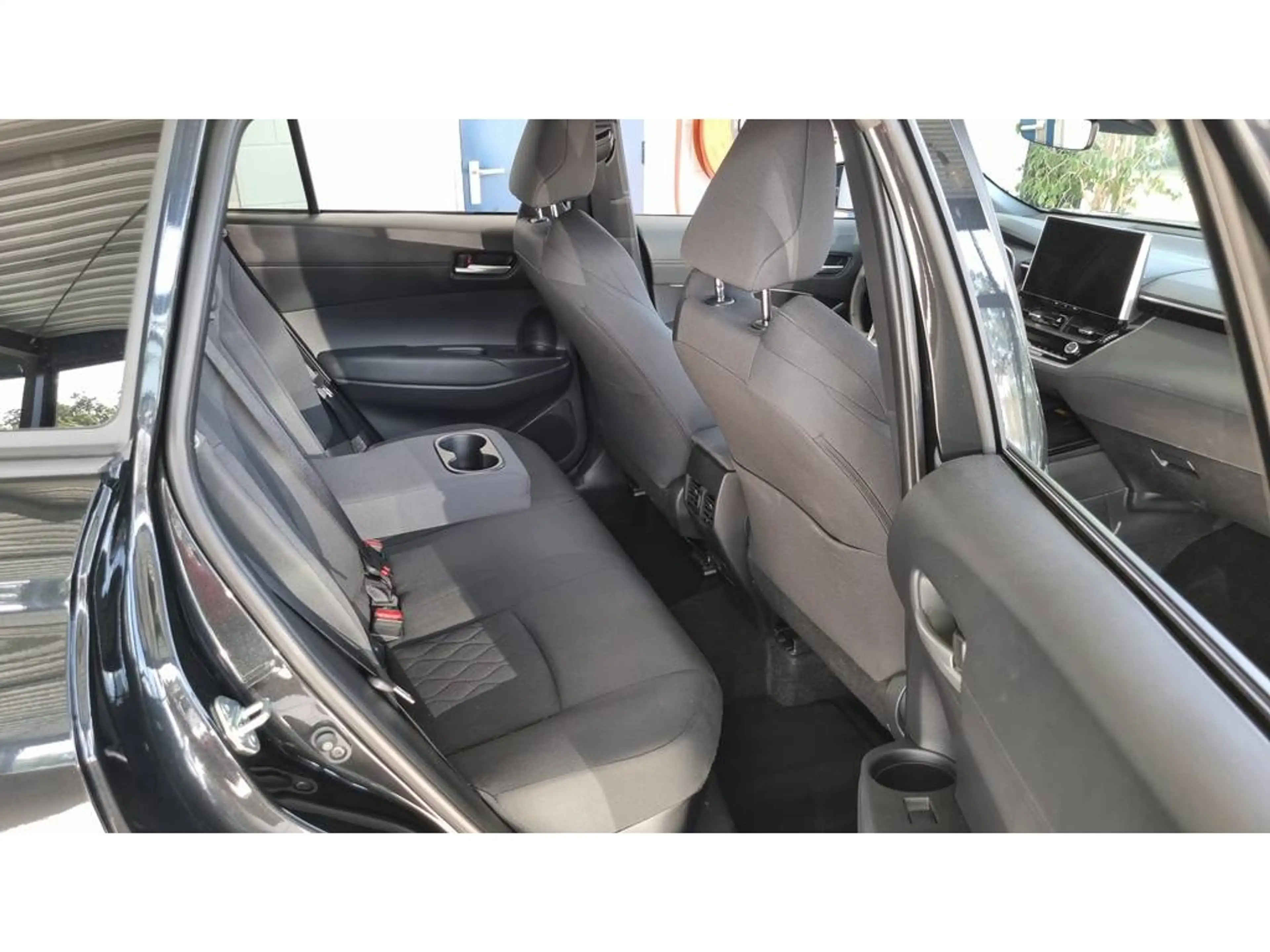 Toyota Corolla Cross 180 Style | Stoel en stuurverw | Apple/Android | P — photo 23